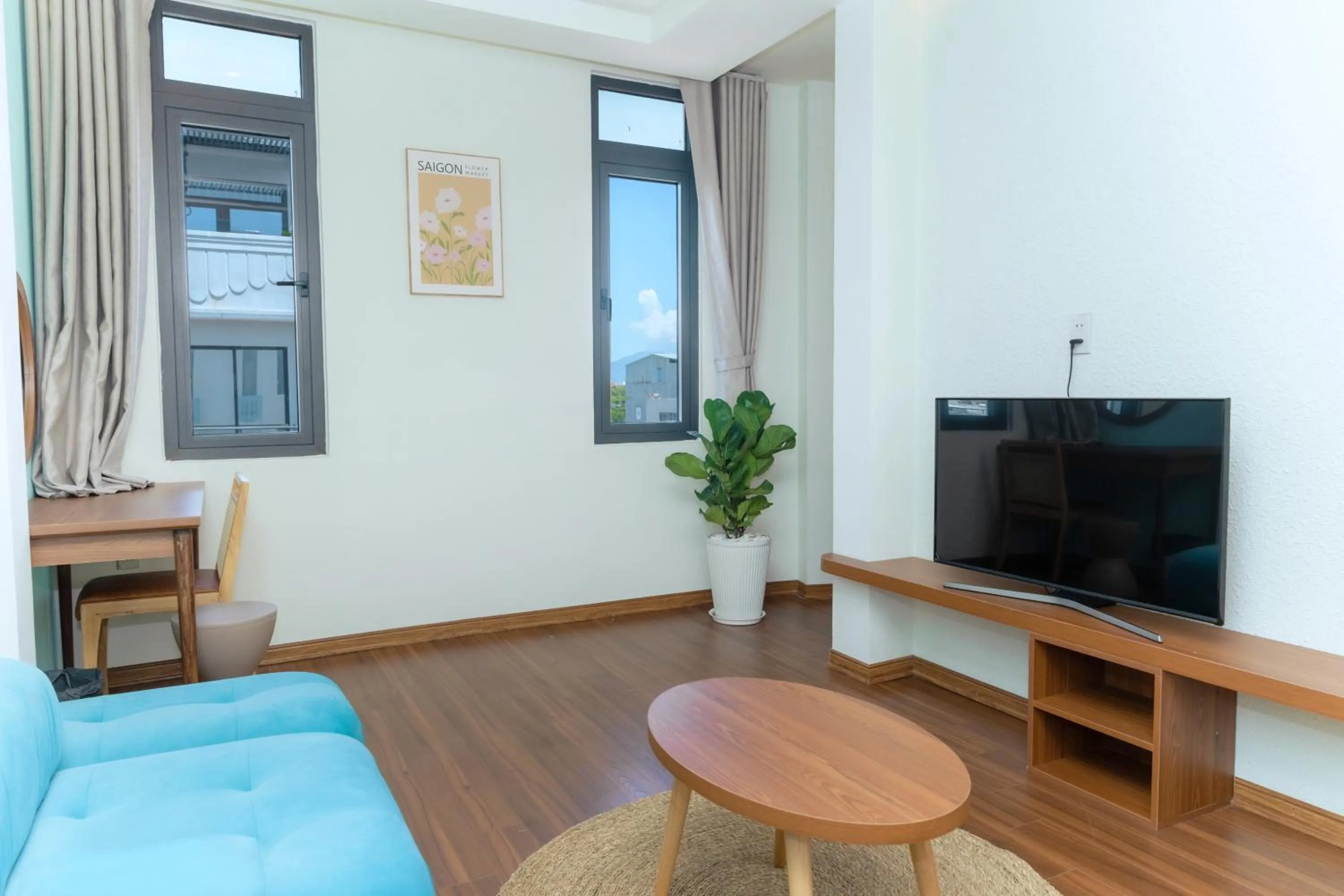 TV and multimedia in The Backpacker Hostel and spa