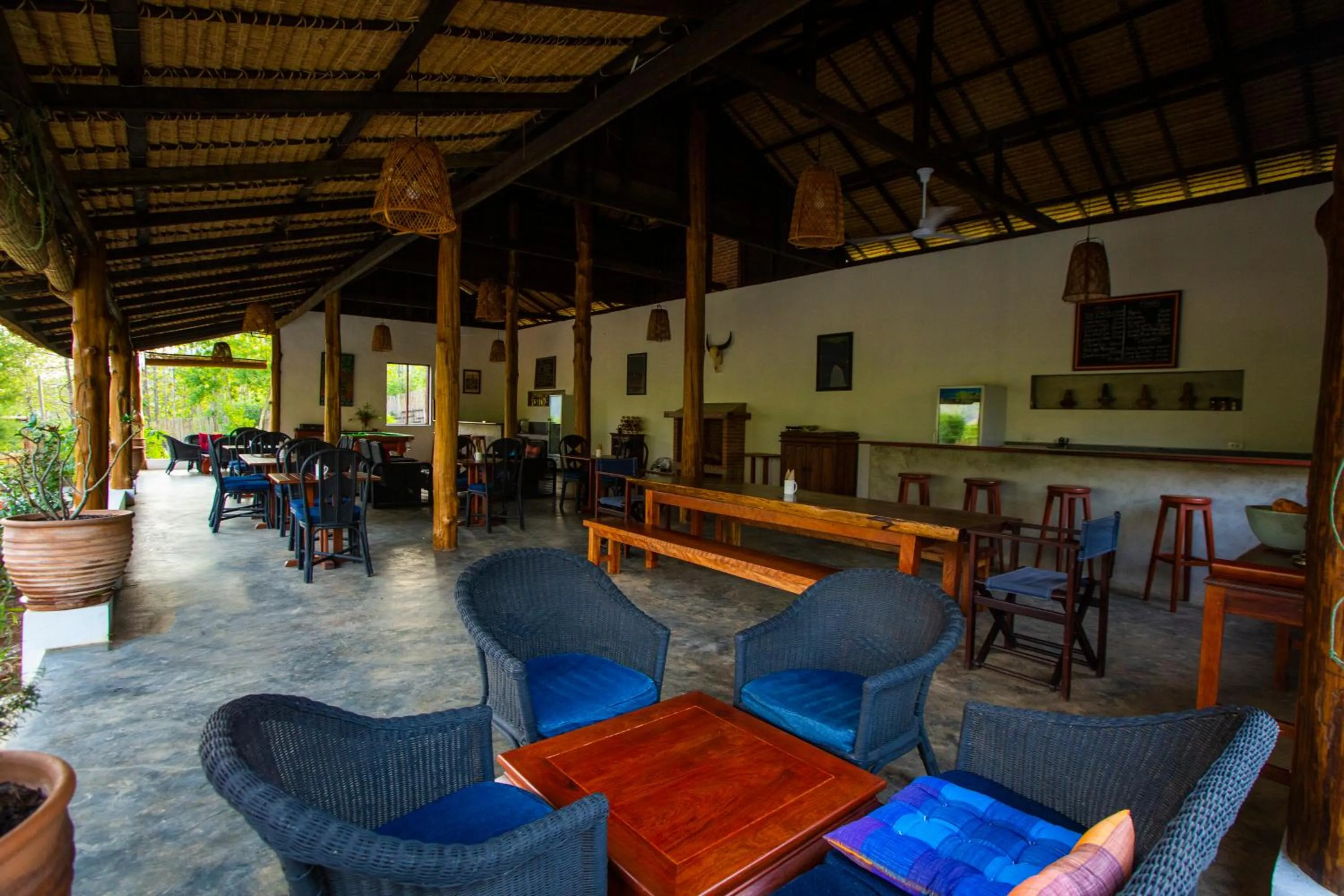 Restaurant/places to eat in Naga Lodge