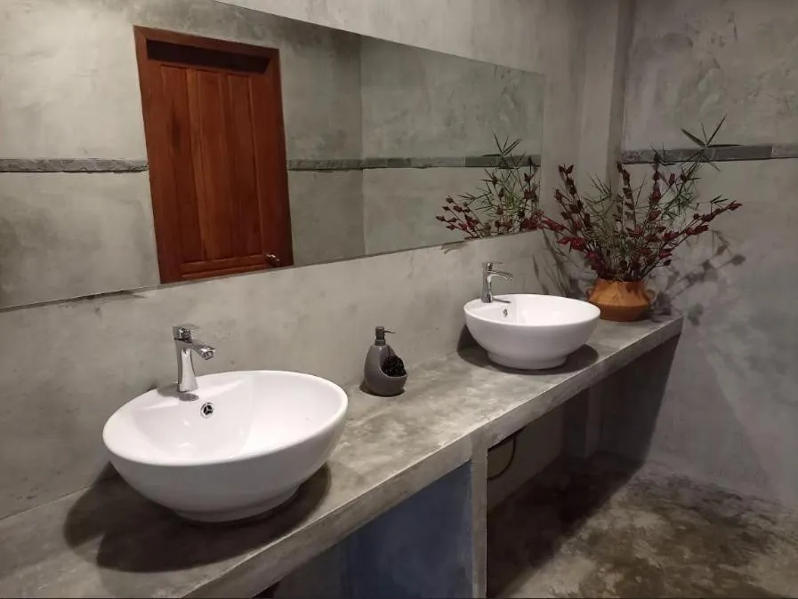 Shower in Naga Lodge