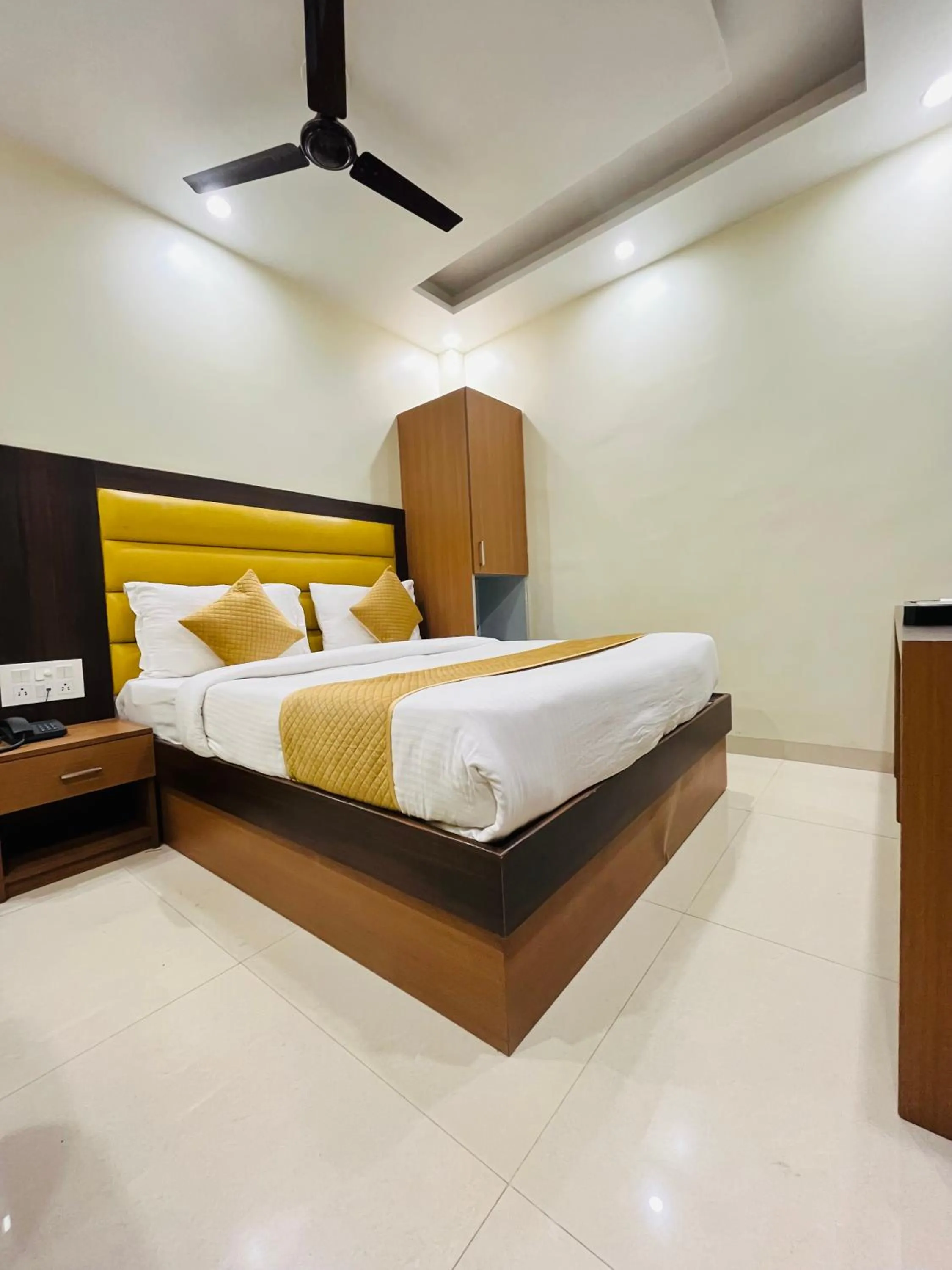 Photo of the whole room, Bed in Hotel Royal Rosette Near New Delhi Railway Station - Connaught Place and VFS