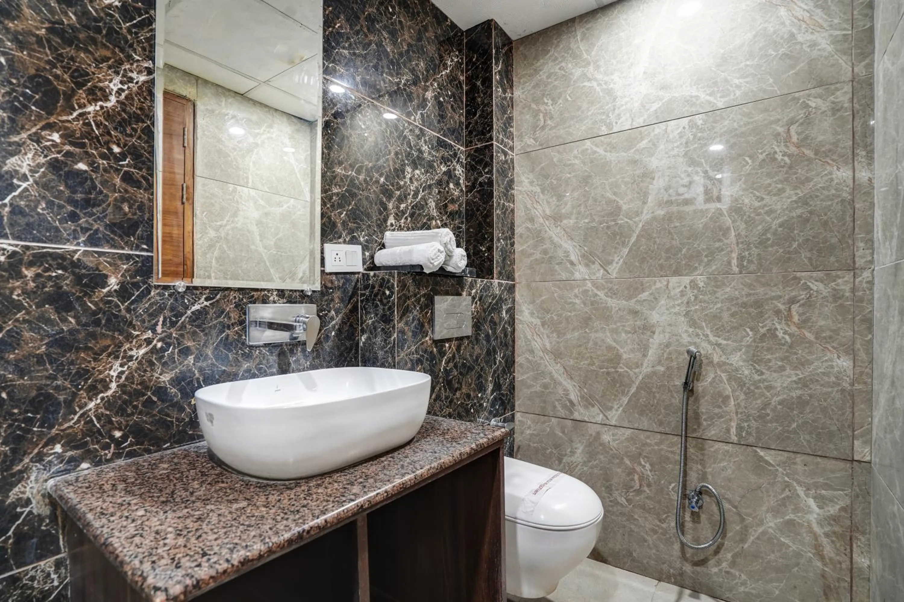 Bathroom in Hotel Royal Rosette Near New Delhi Railway Station - Connaught Place and VFS