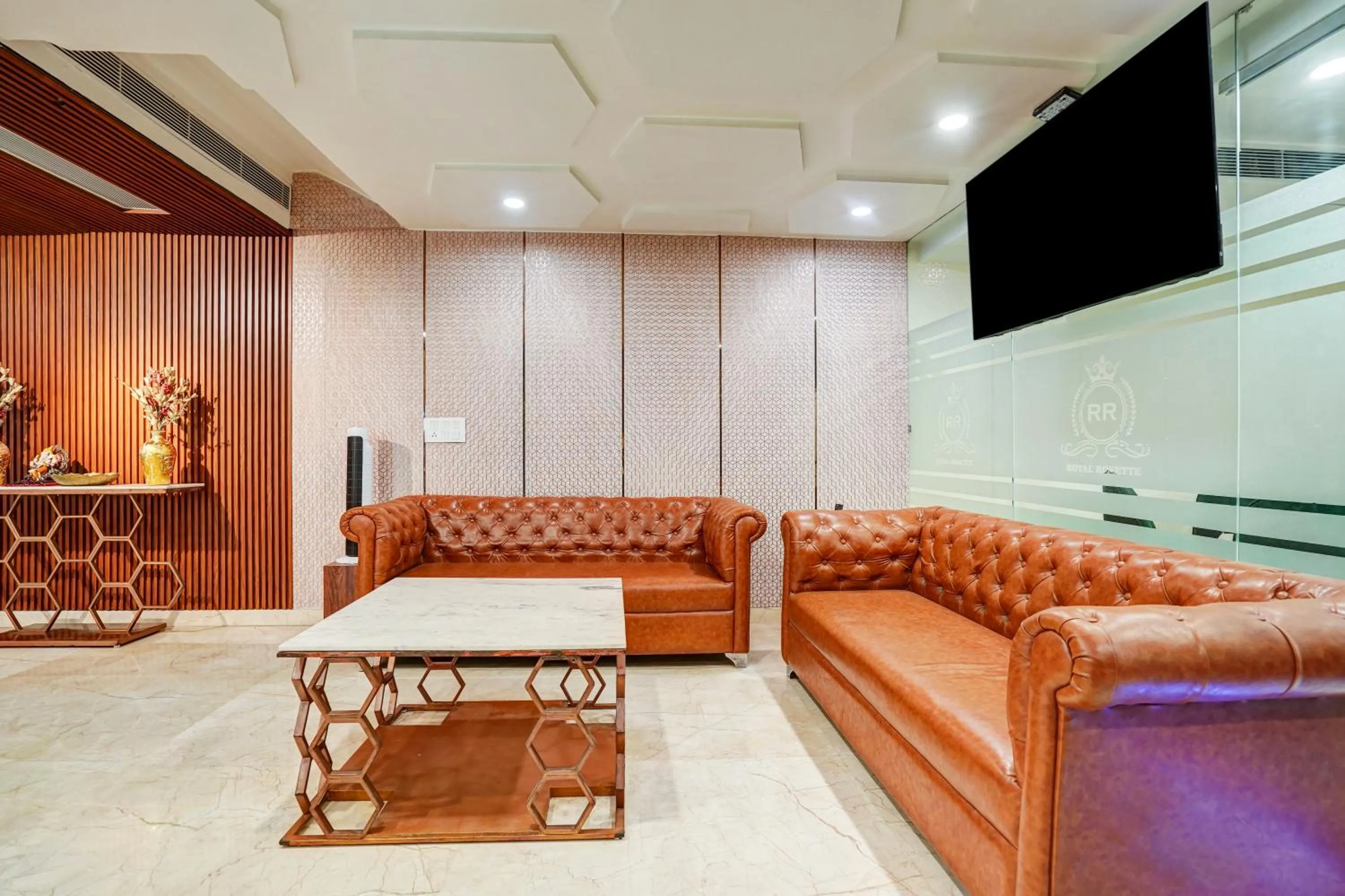 Seating area in Hotel Royal Rosette Near New Delhi Railway Station - Connaught Place and VFS