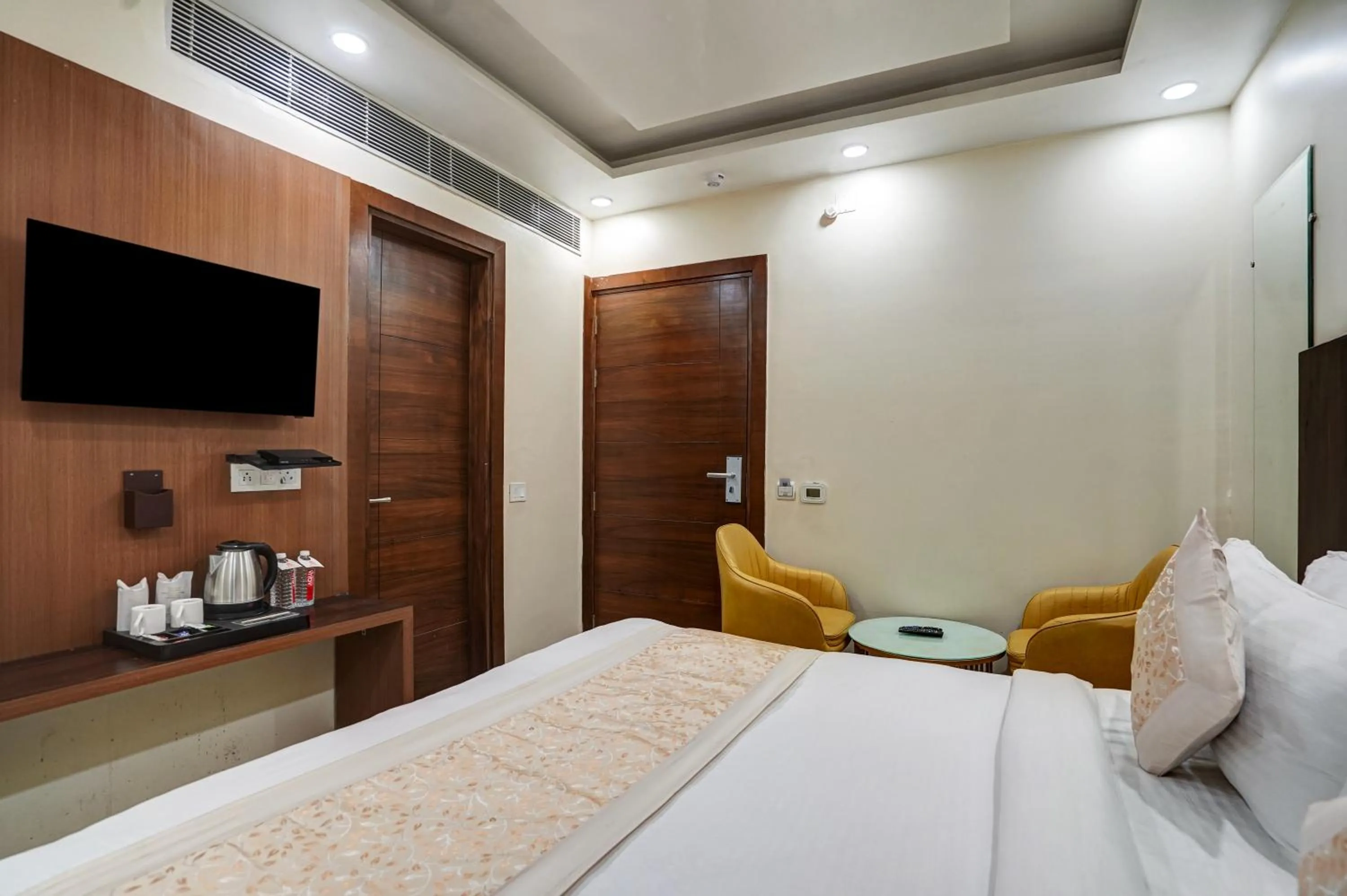 Photo of the whole room, Bed in Hotel Royal Rosette Near New Delhi Railway Station - Connaught Place and VFS