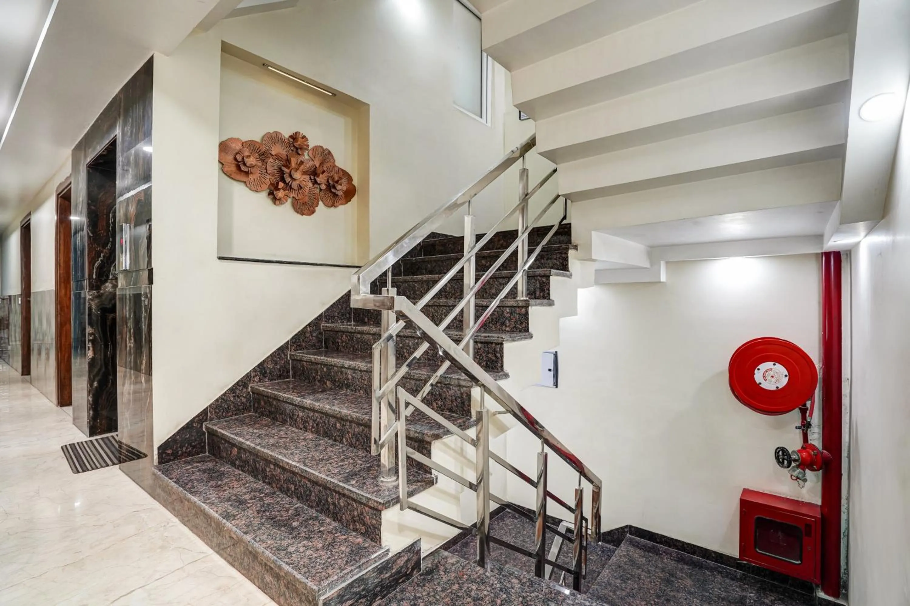 Property building in Hotel Royal Rosette Near New Delhi Railway Station - Connaught Place and VFS