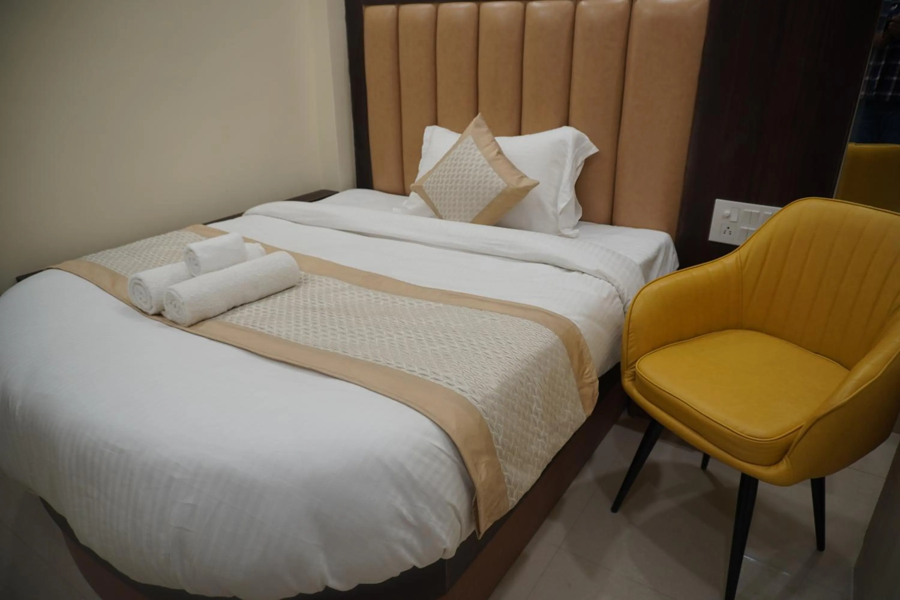 Bed in Hotel Royal Rosette Near New Delhi Railway Station - Connaught Place and VFS