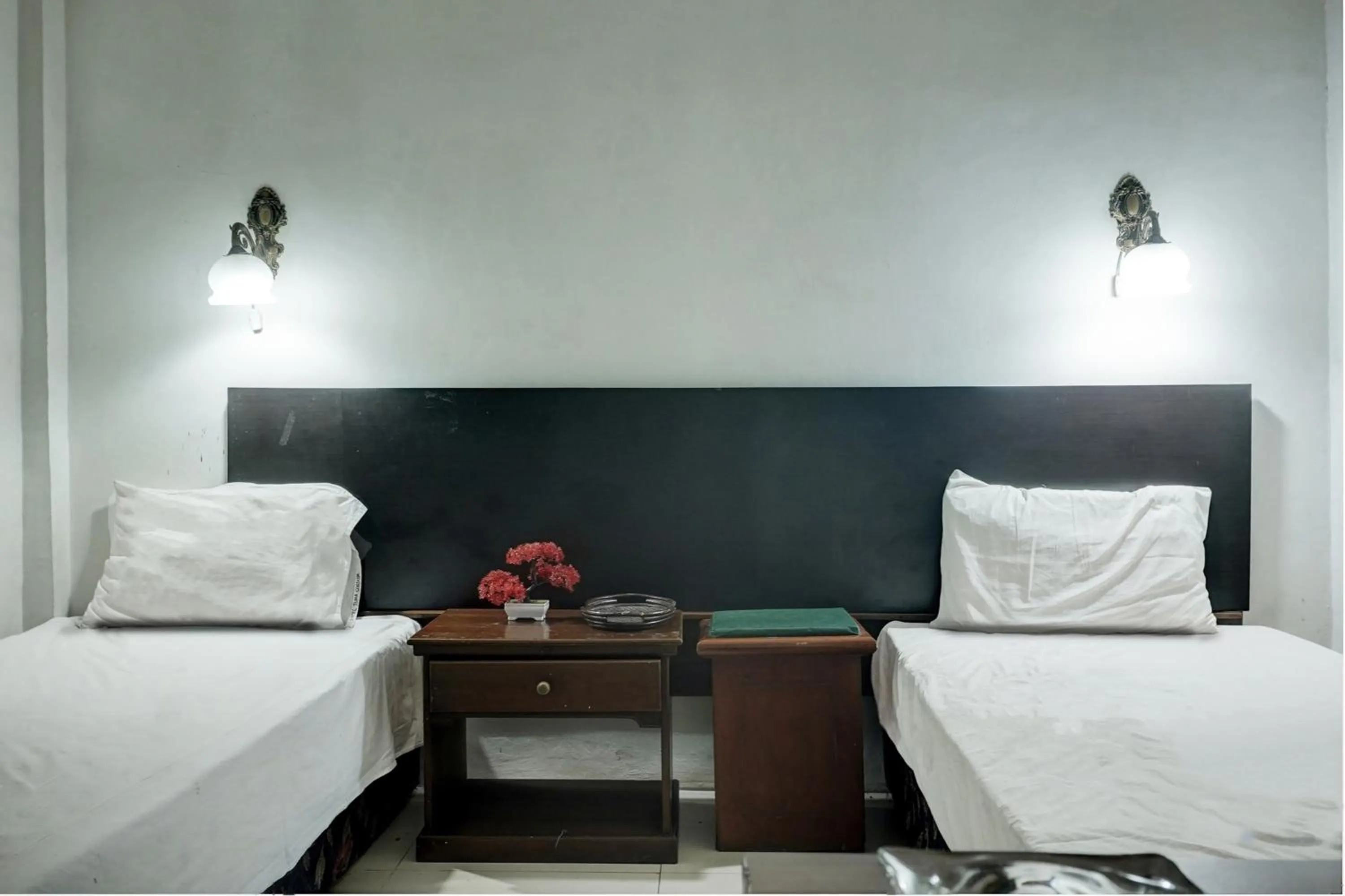Bedroom, Bed in Hotel O Wisma Padi Syariah PanyipatanNearWisata Gunung Birah