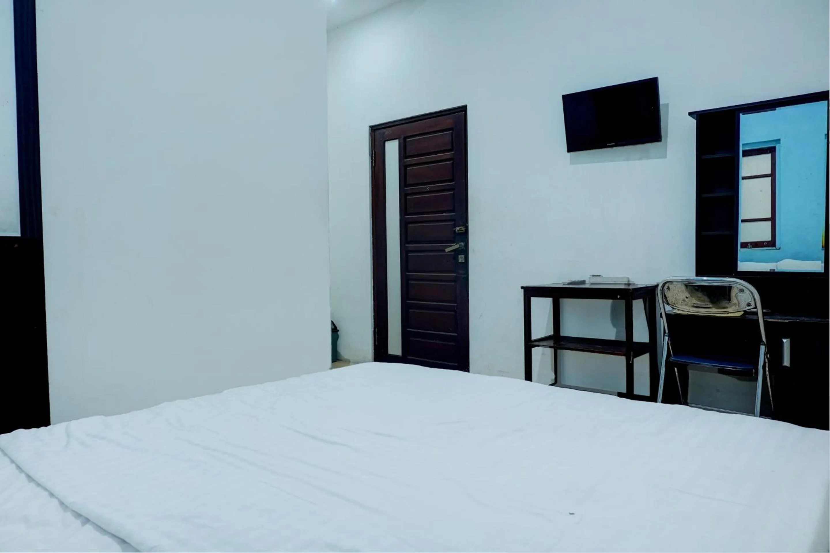 Bedroom, Bed in Hotel O Wisma Padi Syariah PanyipatanNearWisata Gunung Birah