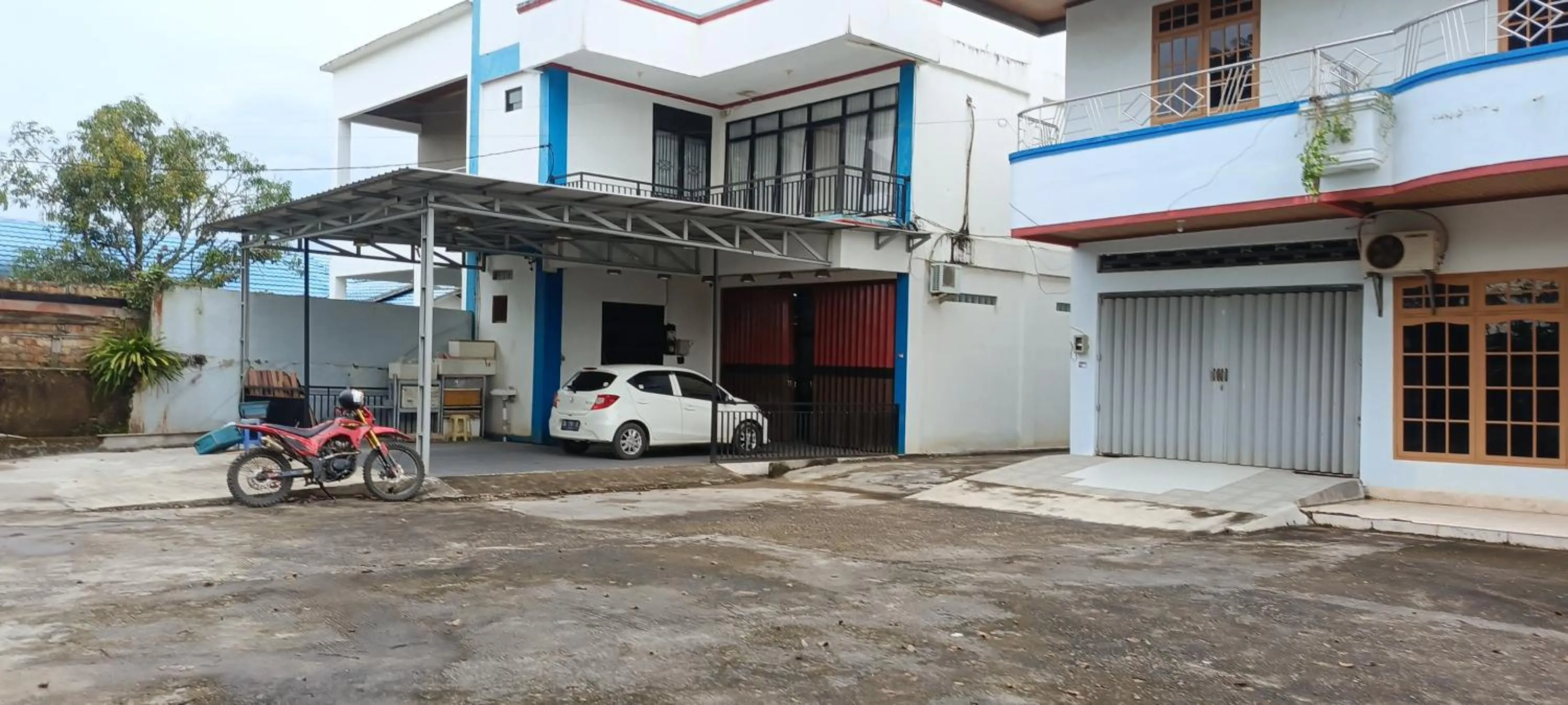 Lobby or reception in Hotel O Wisma Deli Syariah Near RSUD Nene Mallomo Sidenreng Rappang