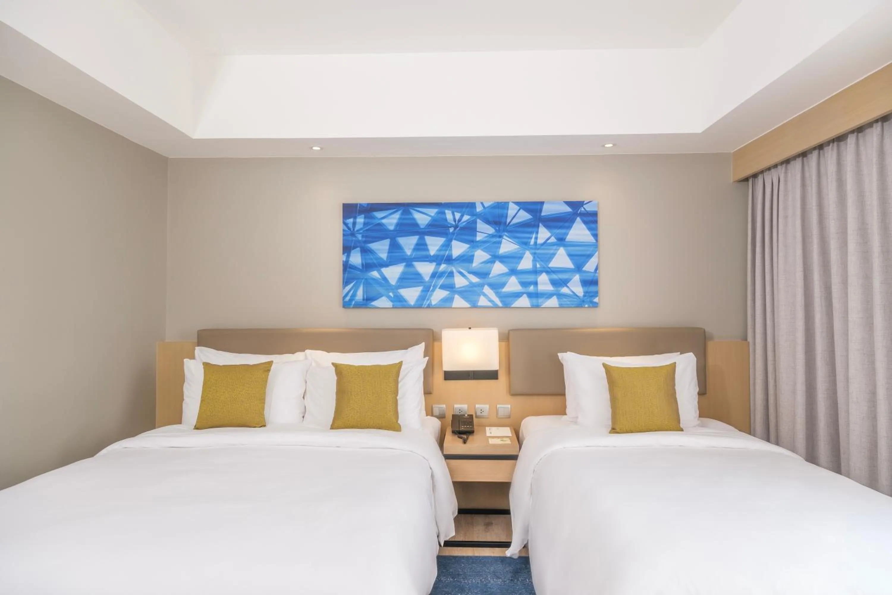 Bed in Seda Manila Bay near Ayala Malls