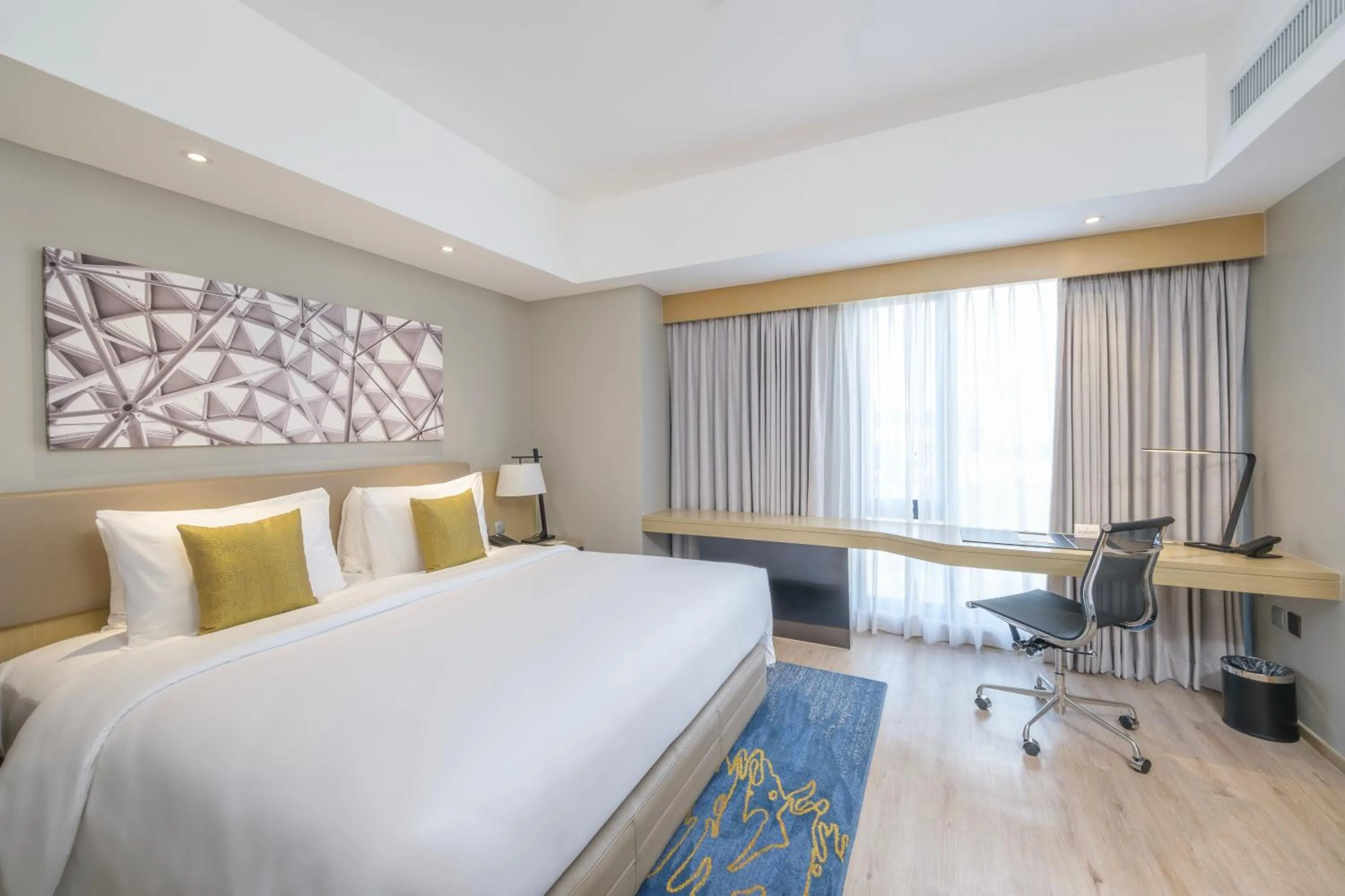 Bed in Seda Manila Bay near Ayala Malls