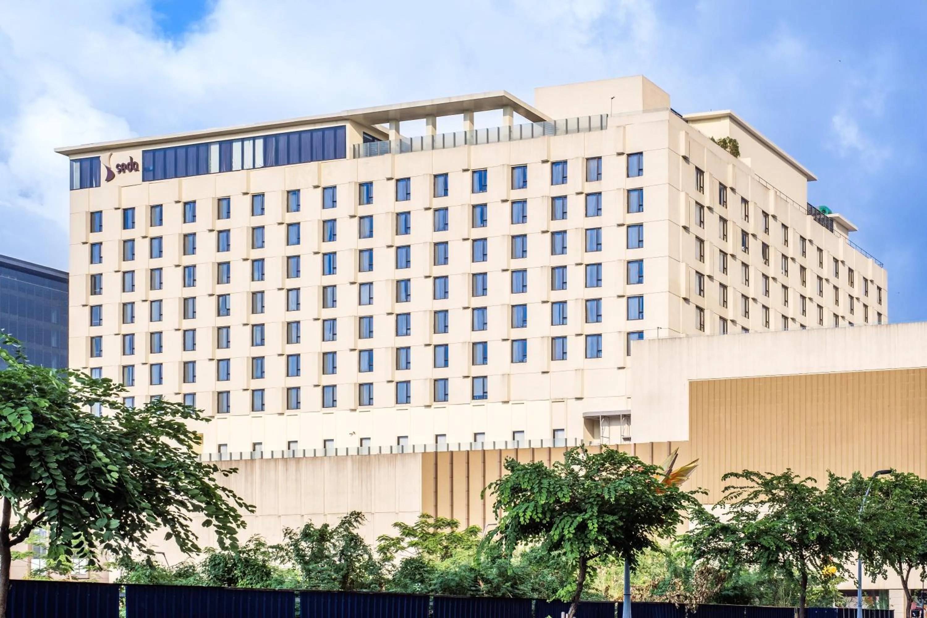 Property building in Seda Manila Bay near Ayala Malls