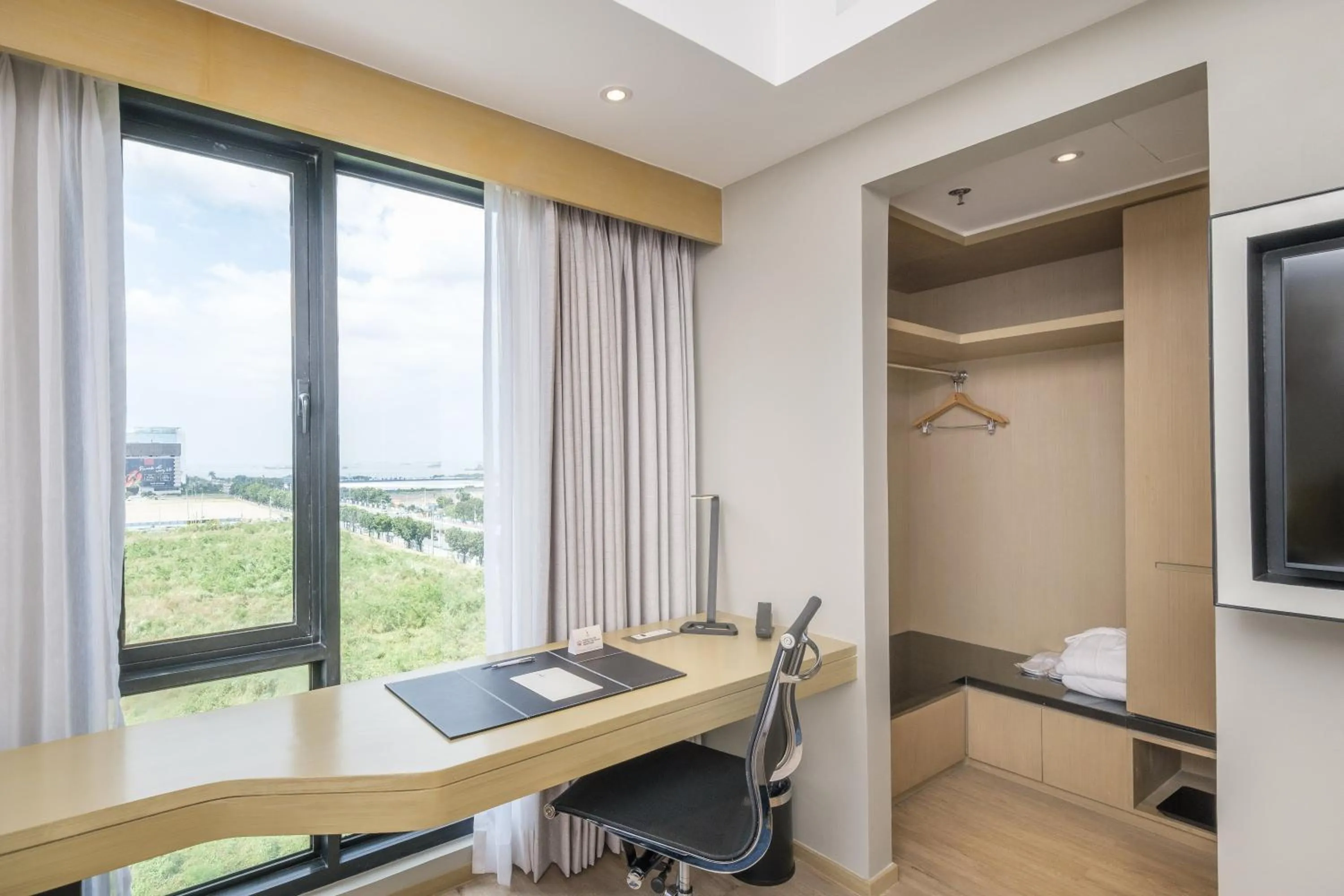 Bedroom in Seda Manila Bay near Ayala Malls