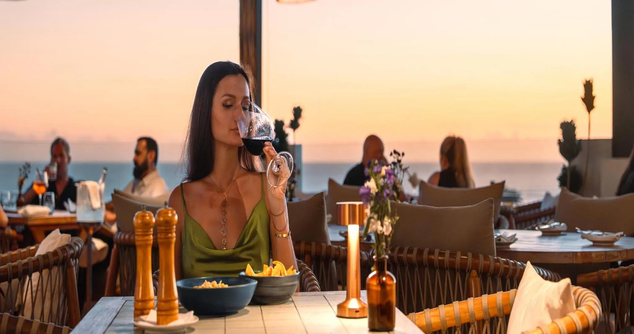 Restaurant/places to eat in Secana Beachtown Resort & Residences