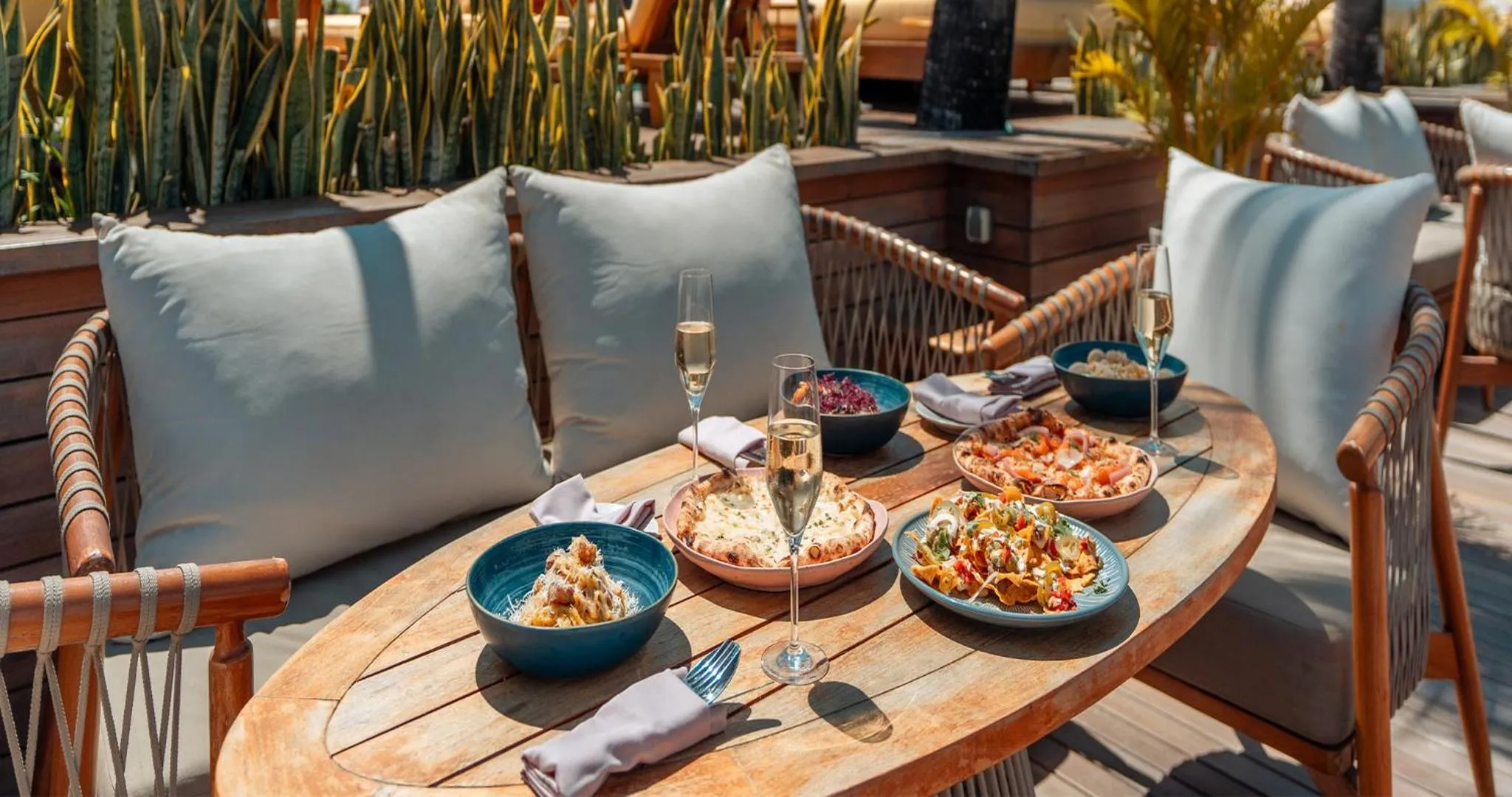 Food and drinks in Secana Beachtown Resort & Residences