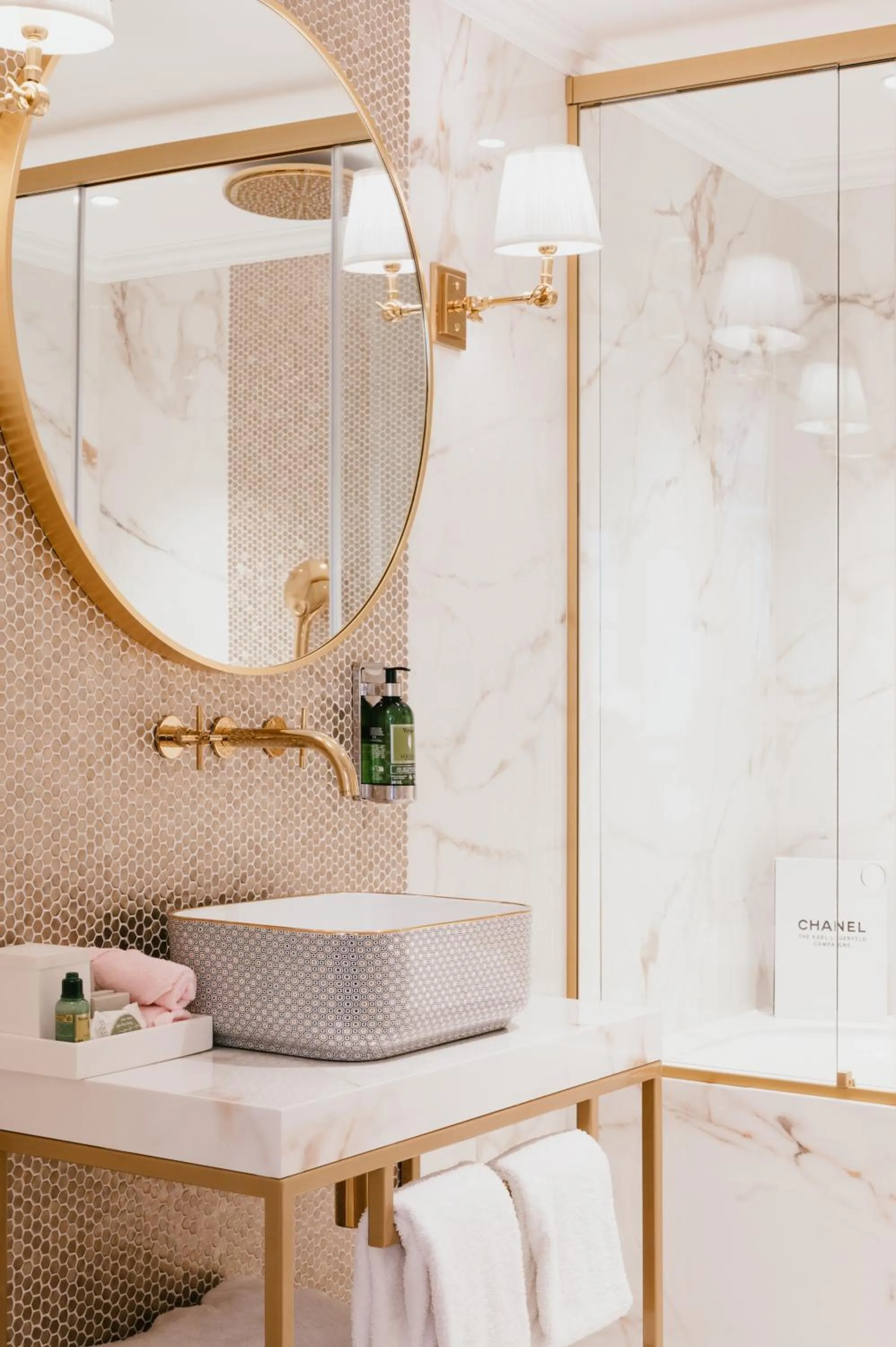 Property building in Hotel Estheréa