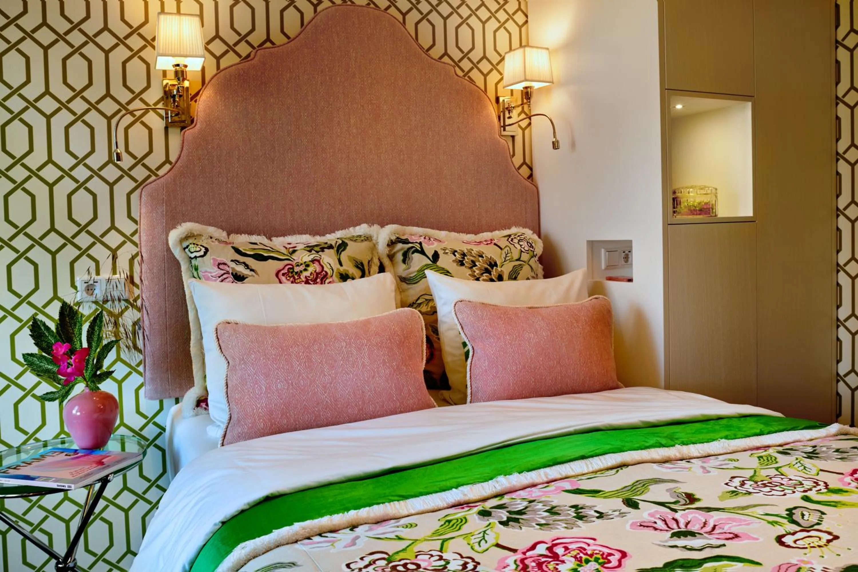 Bed in Hotel Estheréa