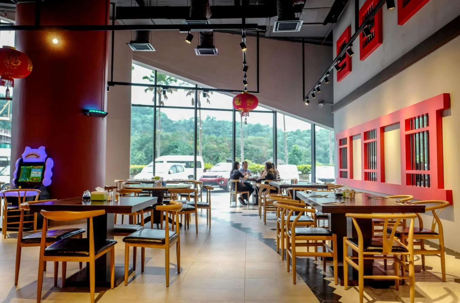 Restaurant/places to eat in Empire City PJ Studio Suites by Manhattan Group