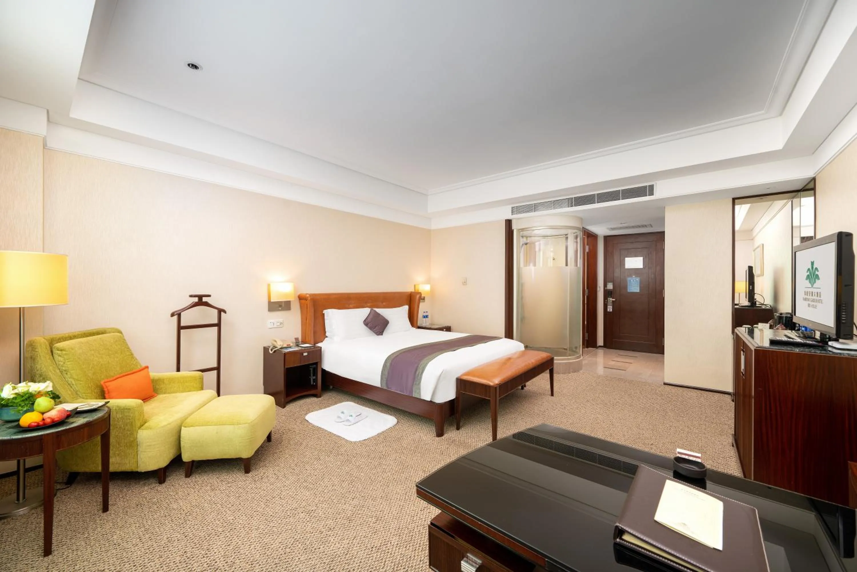 Photo of the whole room, Bed in Harriway Garden Hotel Houjie