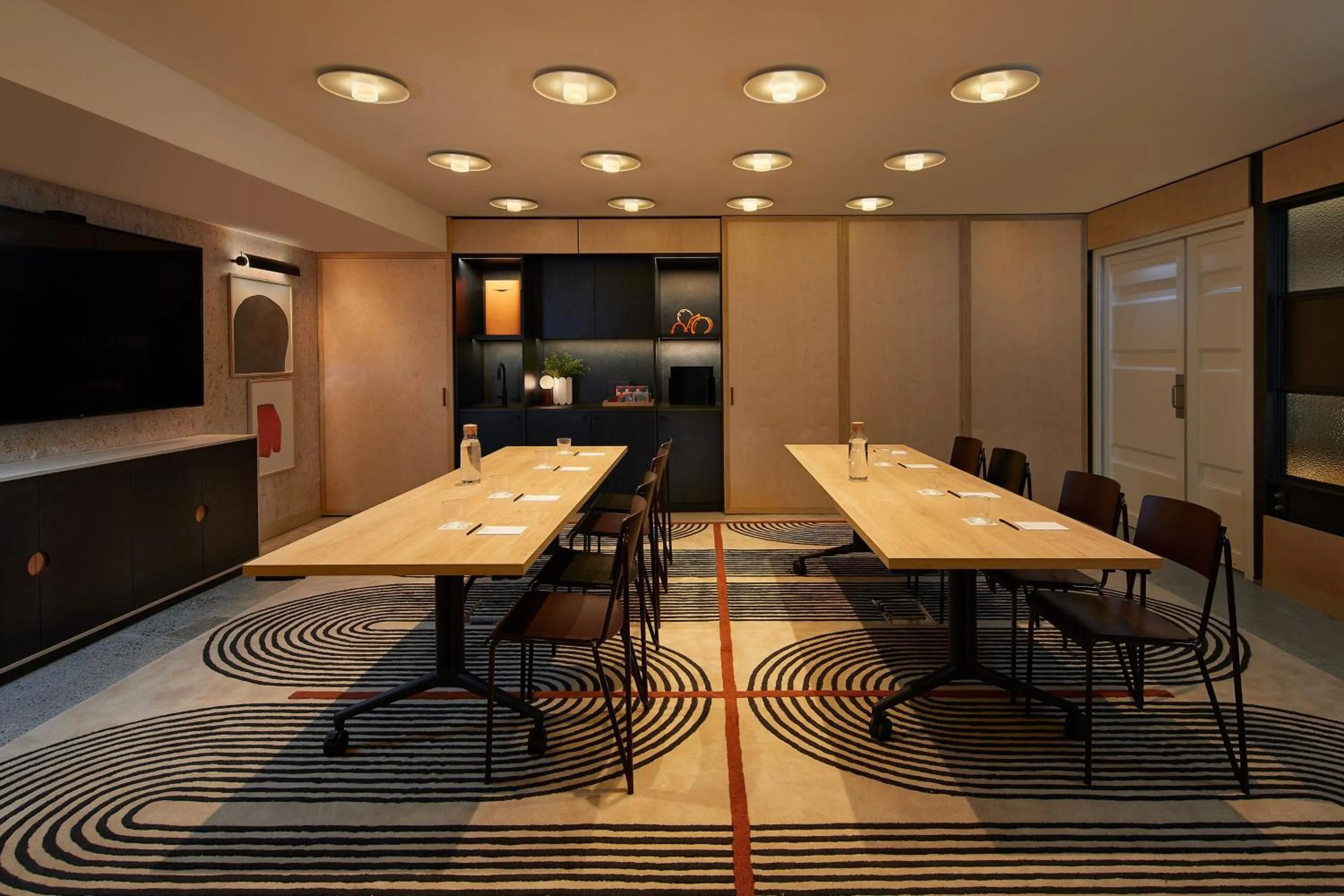 Meeting/conference room in Moxy Sydney Airport