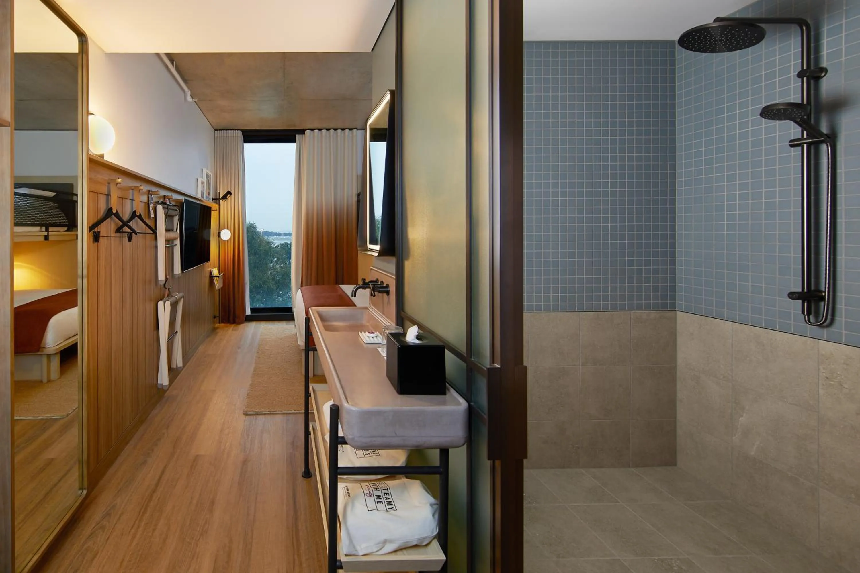 Shower in Moxy Sydney Airport