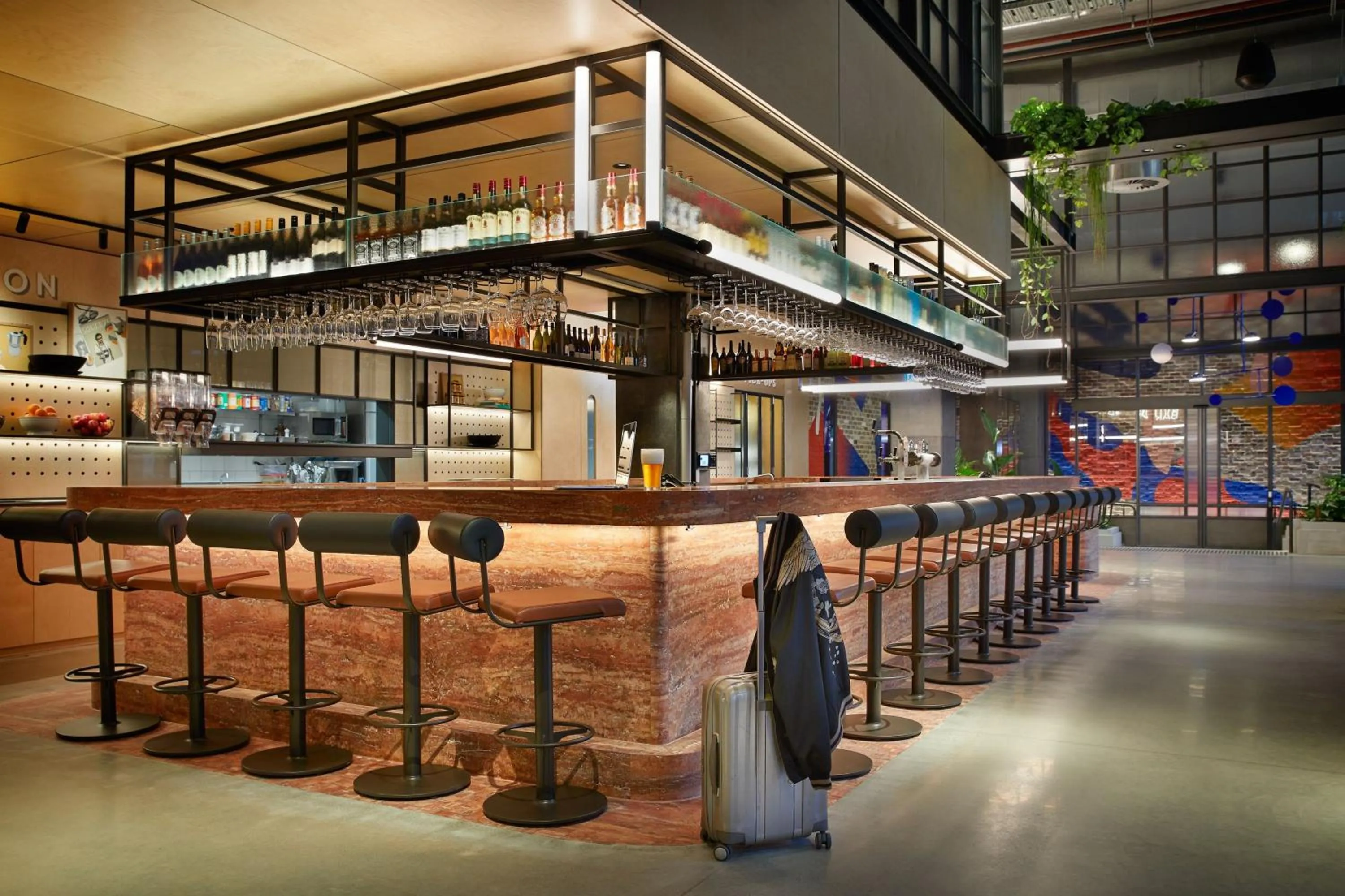 Lounge or bar in Moxy Sydney Airport