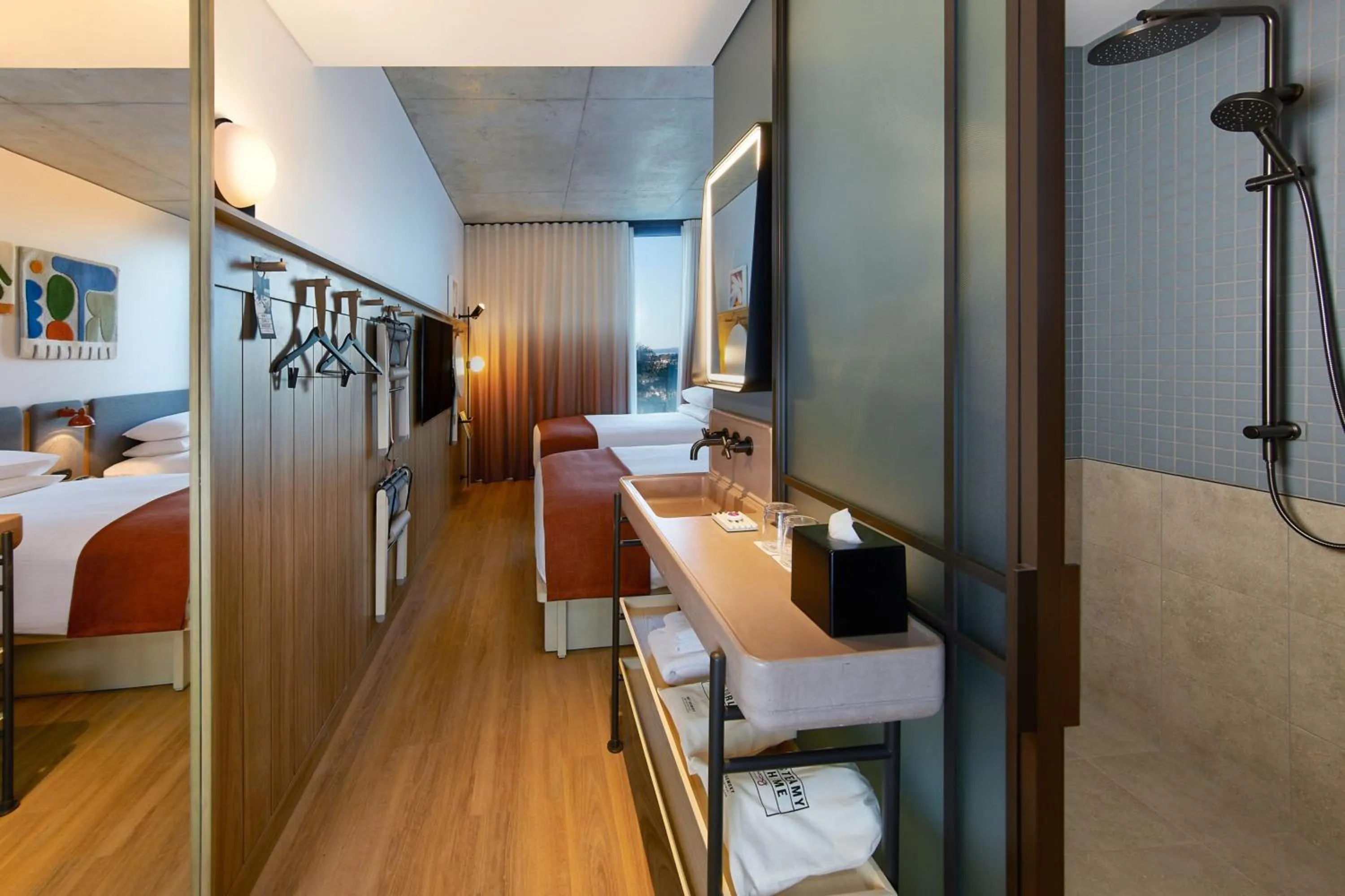 Bathroom, Bed in Moxy Sydney Airport