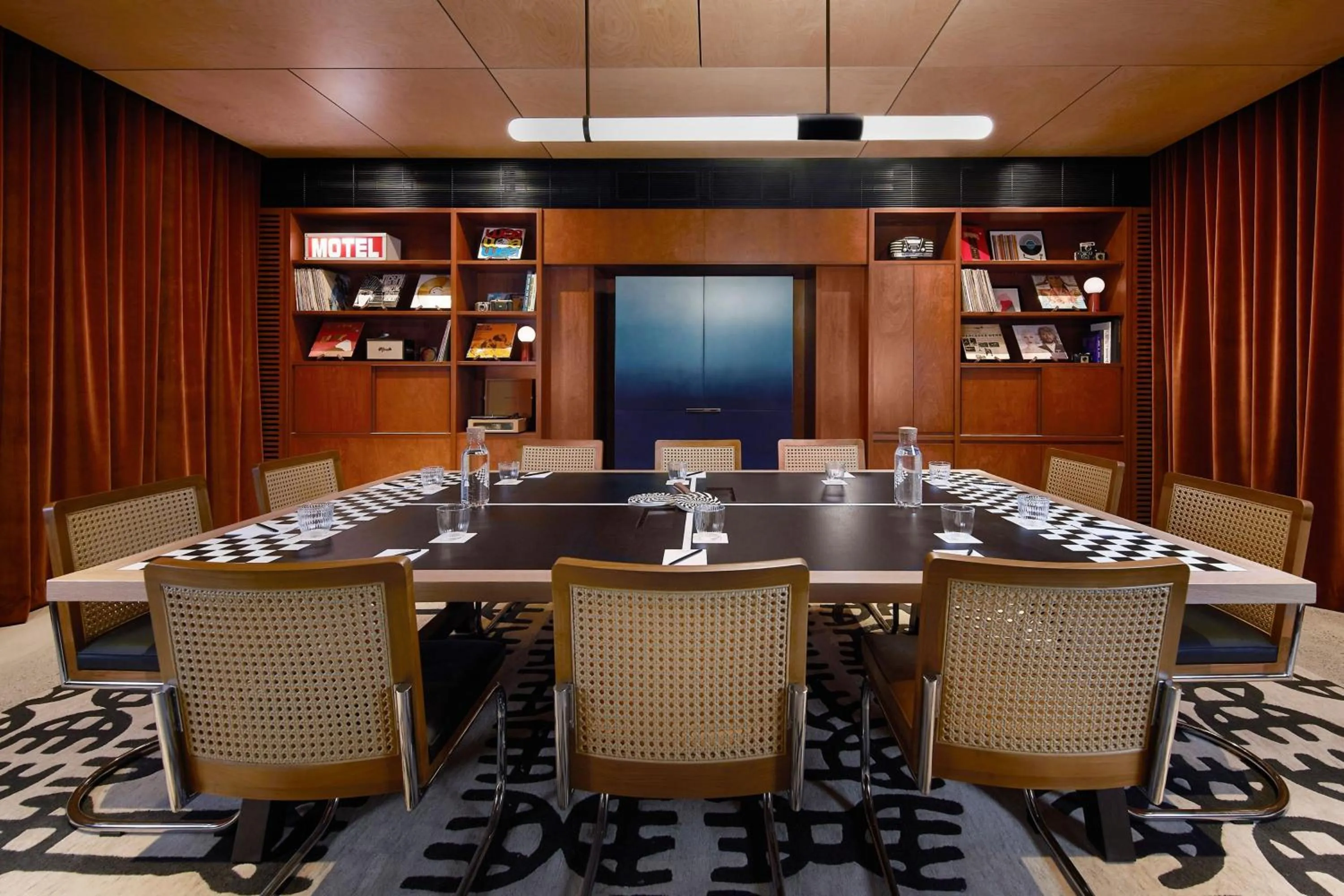 Meeting/conference room in Moxy Sydney Airport