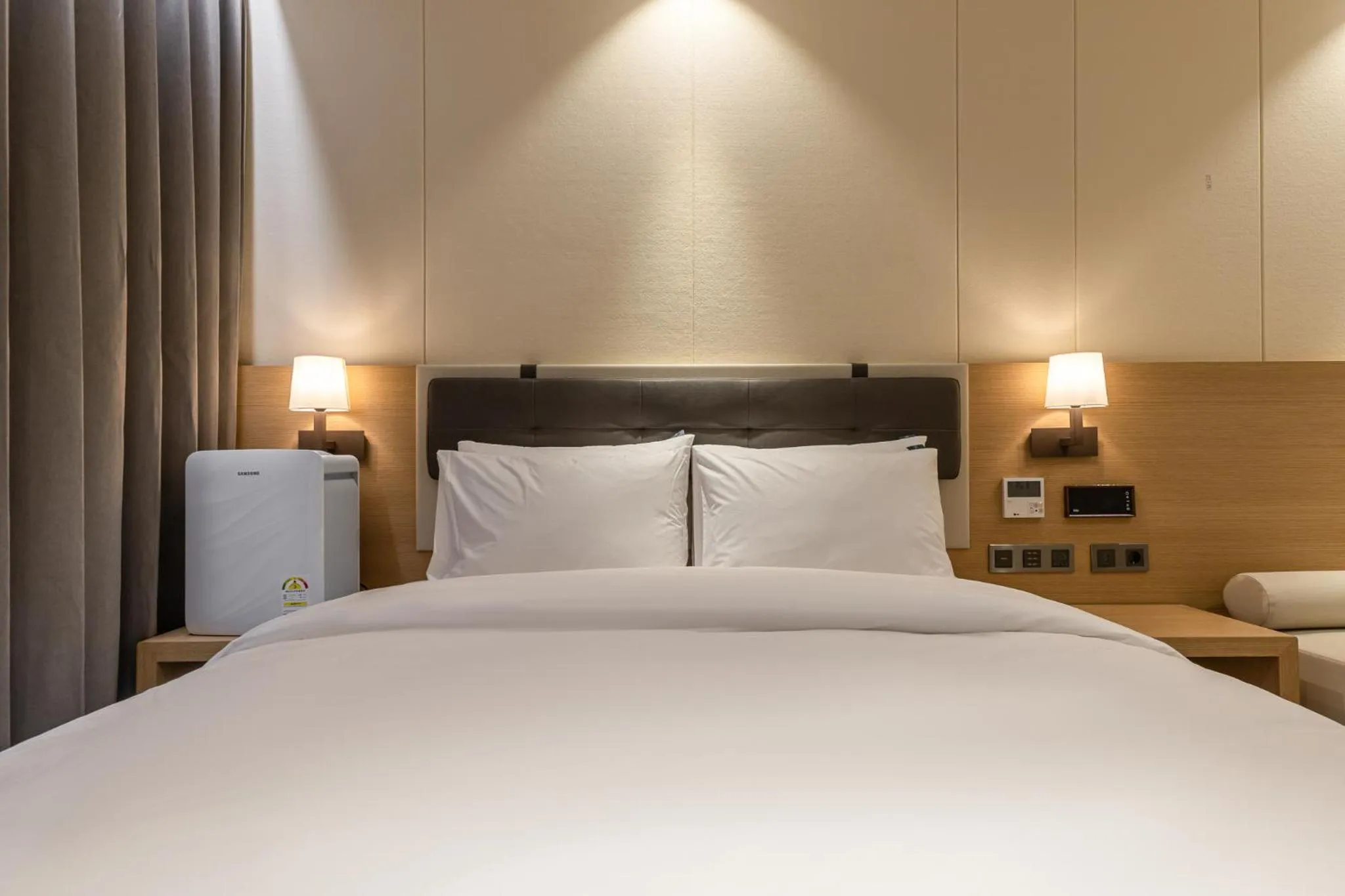 Photo of the whole room, Bed in Masan Daisy Hotel