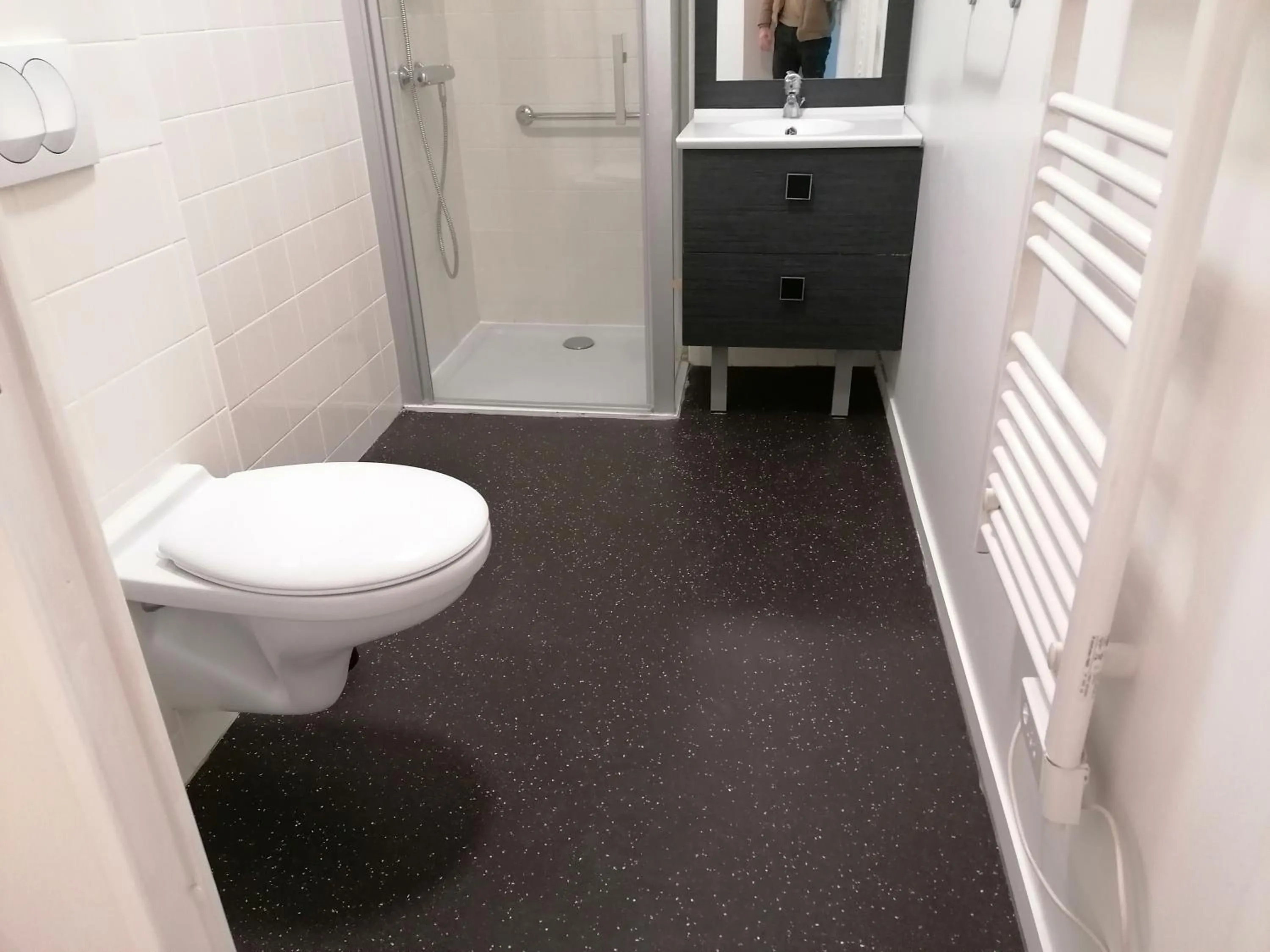 Toilet in Terres de France - Appart Hôtel Rouen Flaubert