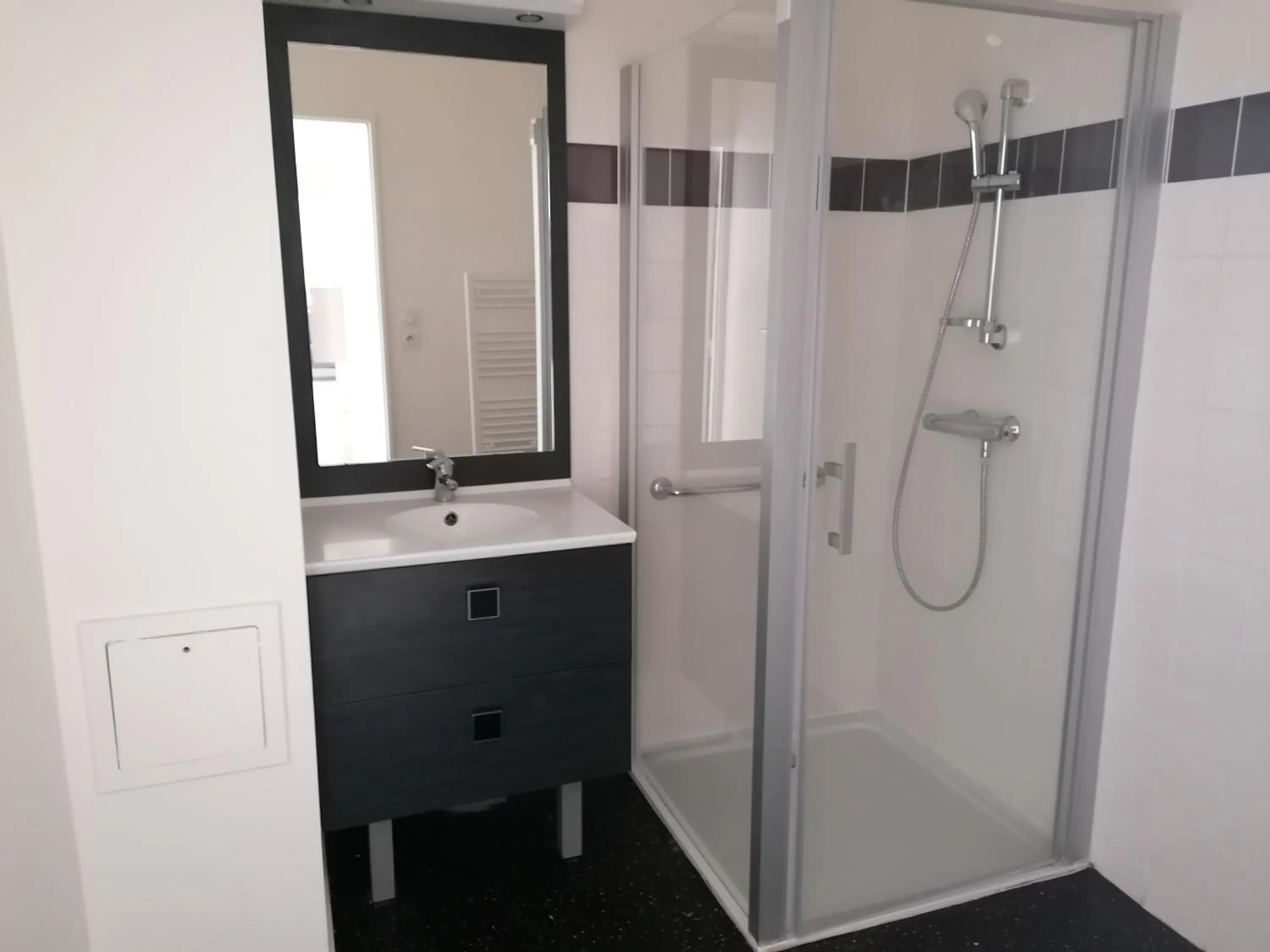 Shower in Terres de France - Appart Hôtel Rouen Flaubert