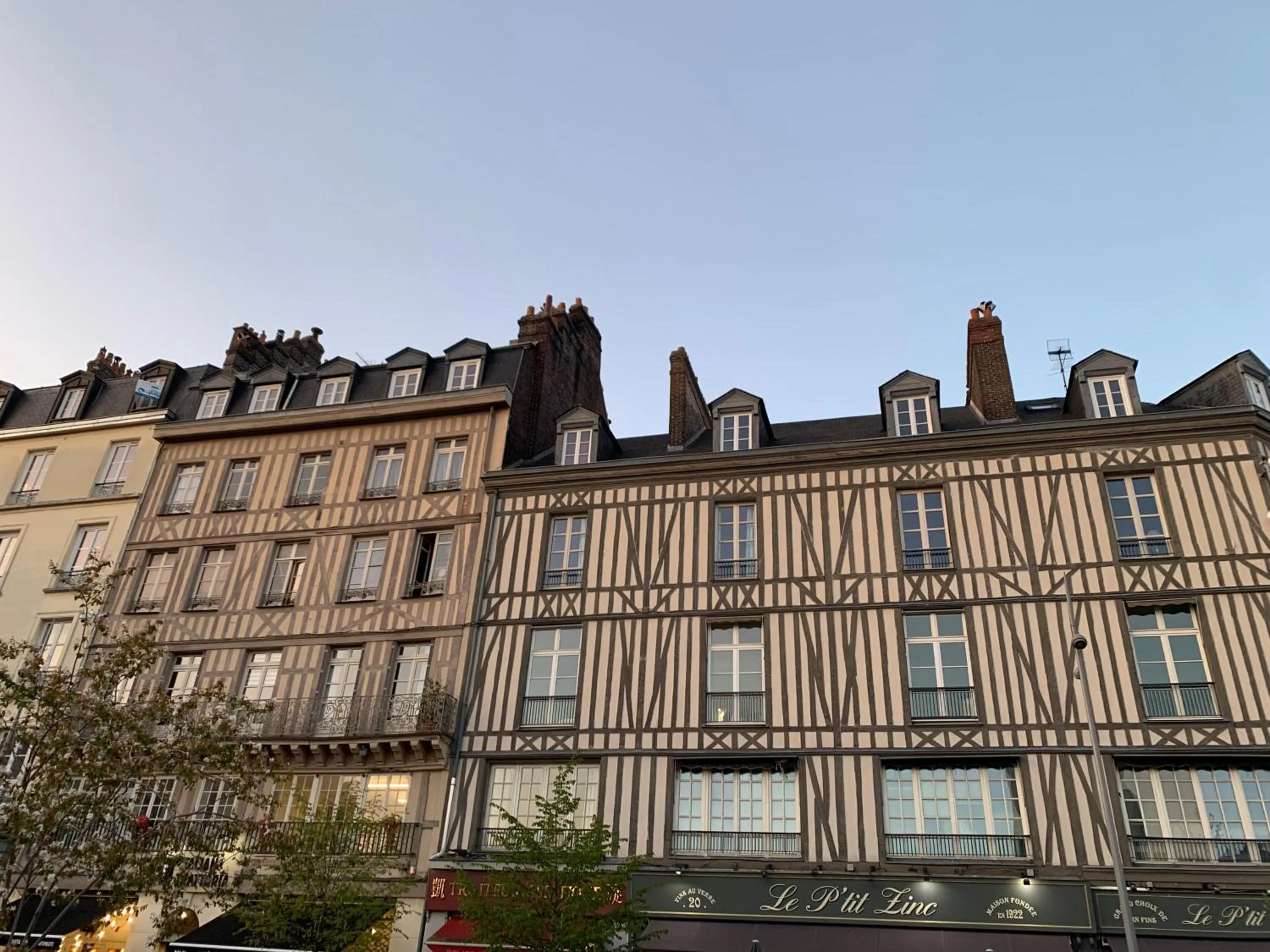 Text overlay in Terres de France - Appart Hôtel Rouen Flaubert