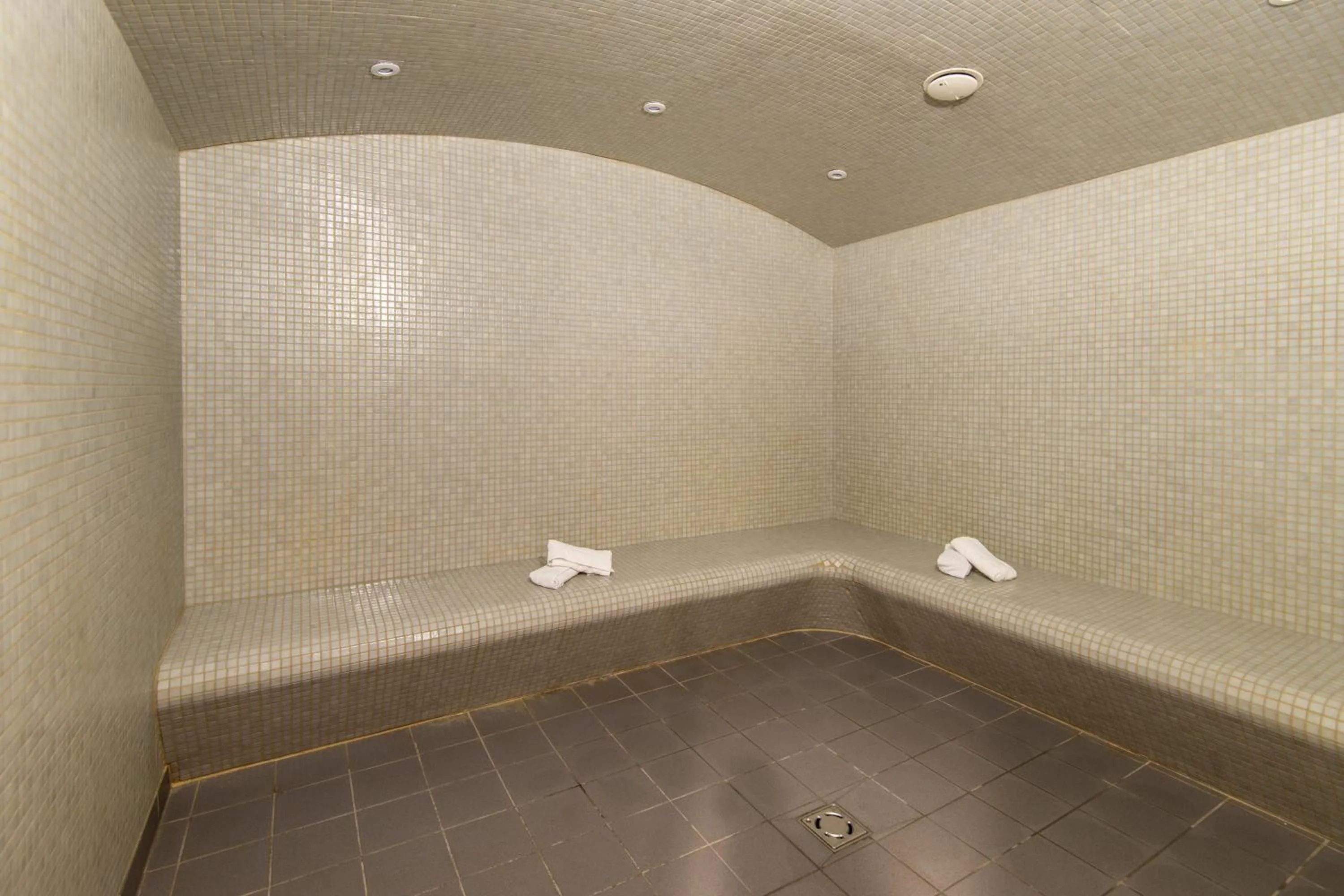 Shower in Terres de France - Appart Hôtel Rouen Flaubert