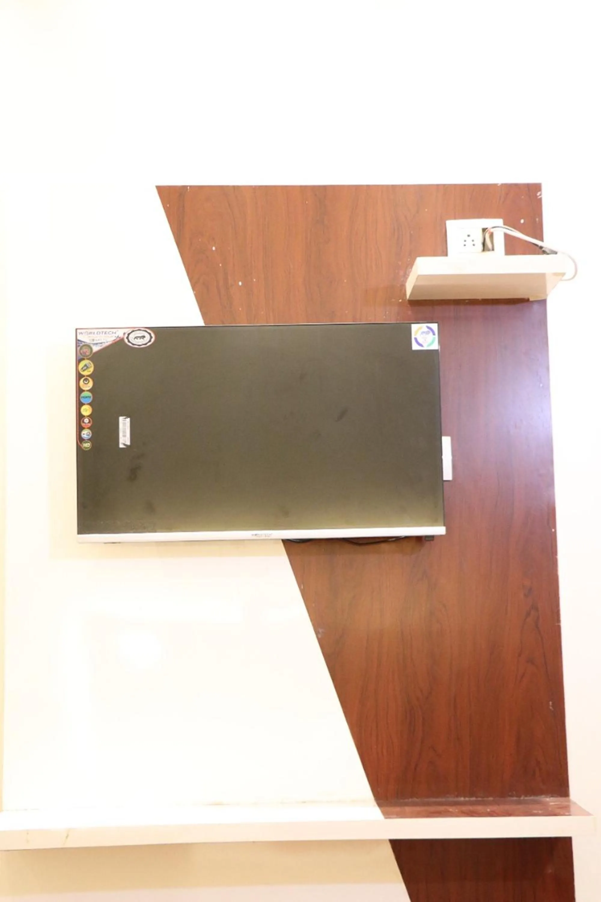 TV and multimedia in Hotel Amrit Near Old Delhi Railway Station