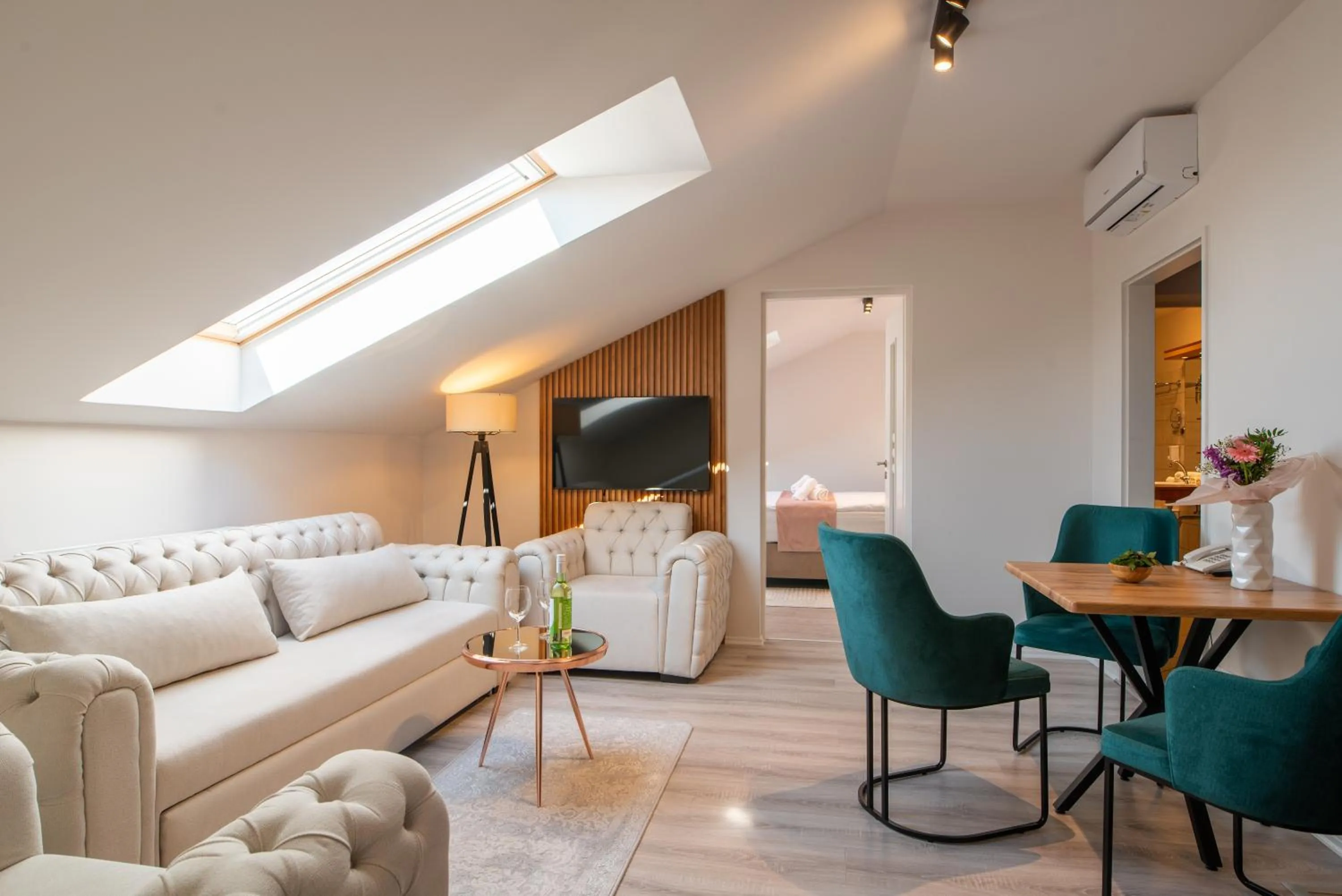 Living room in Holdvirág Hotel