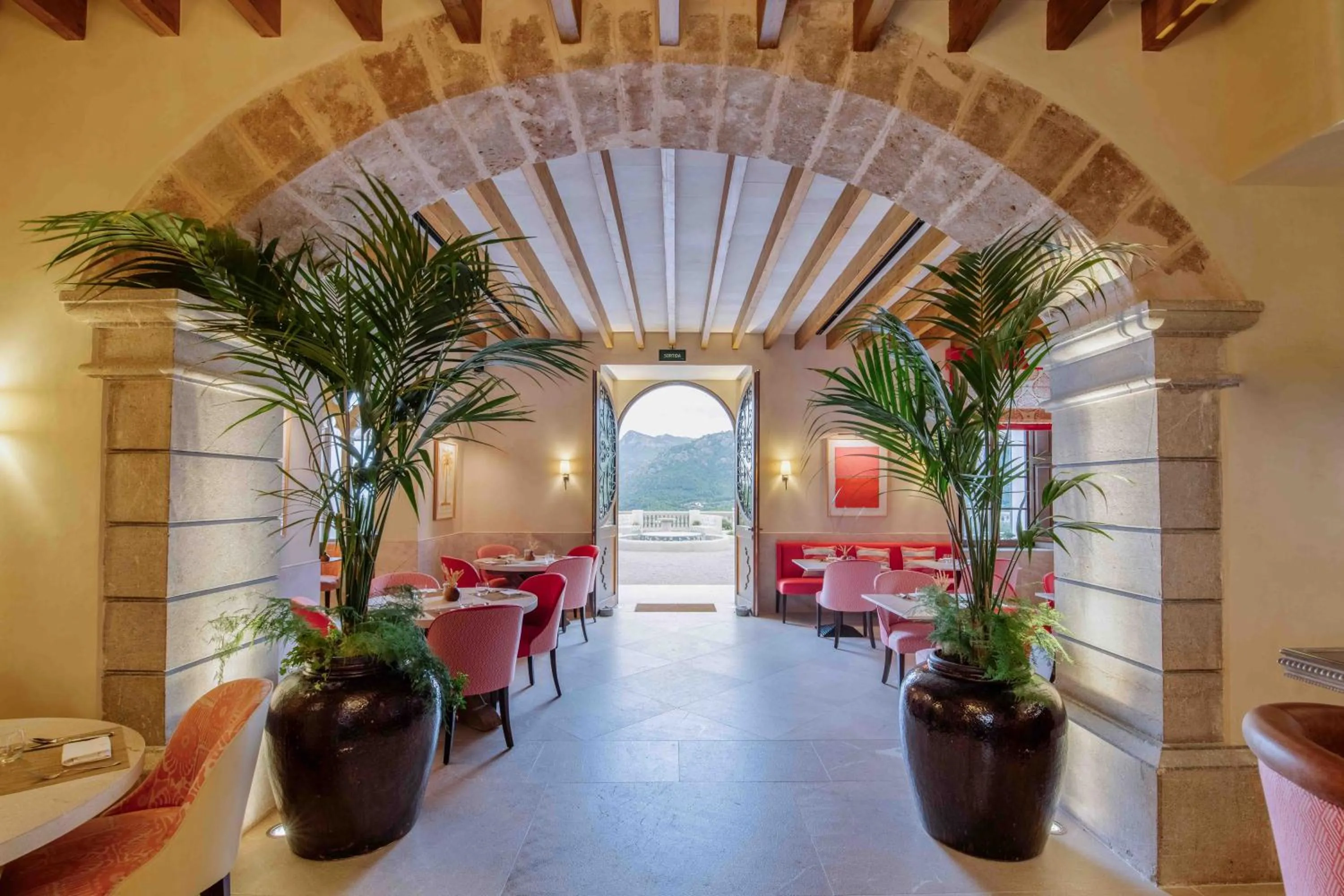 Restaurant/places to eat in Son Bunyola Resort and Villas