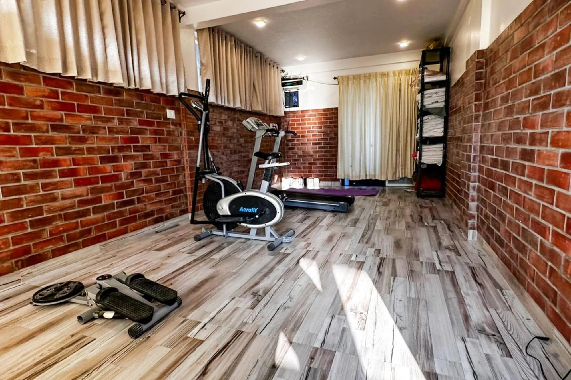 Fitness centre/facilities in FabExpress RMK Nest - Nr Chettiar Park