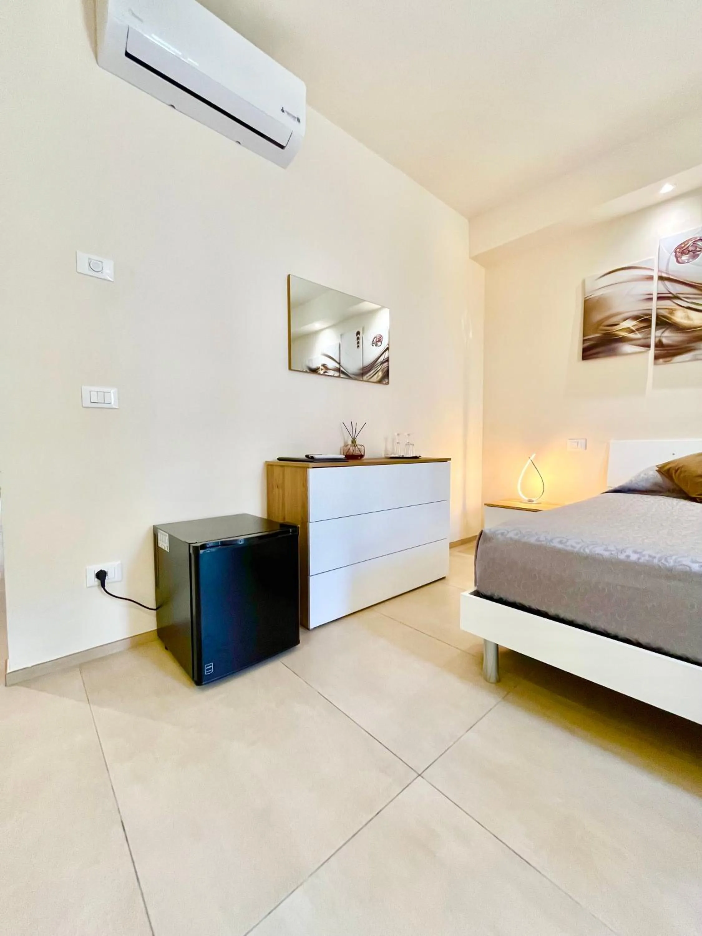 Restaurant/places to eat, Bed in The Bricks B&B Free Parking