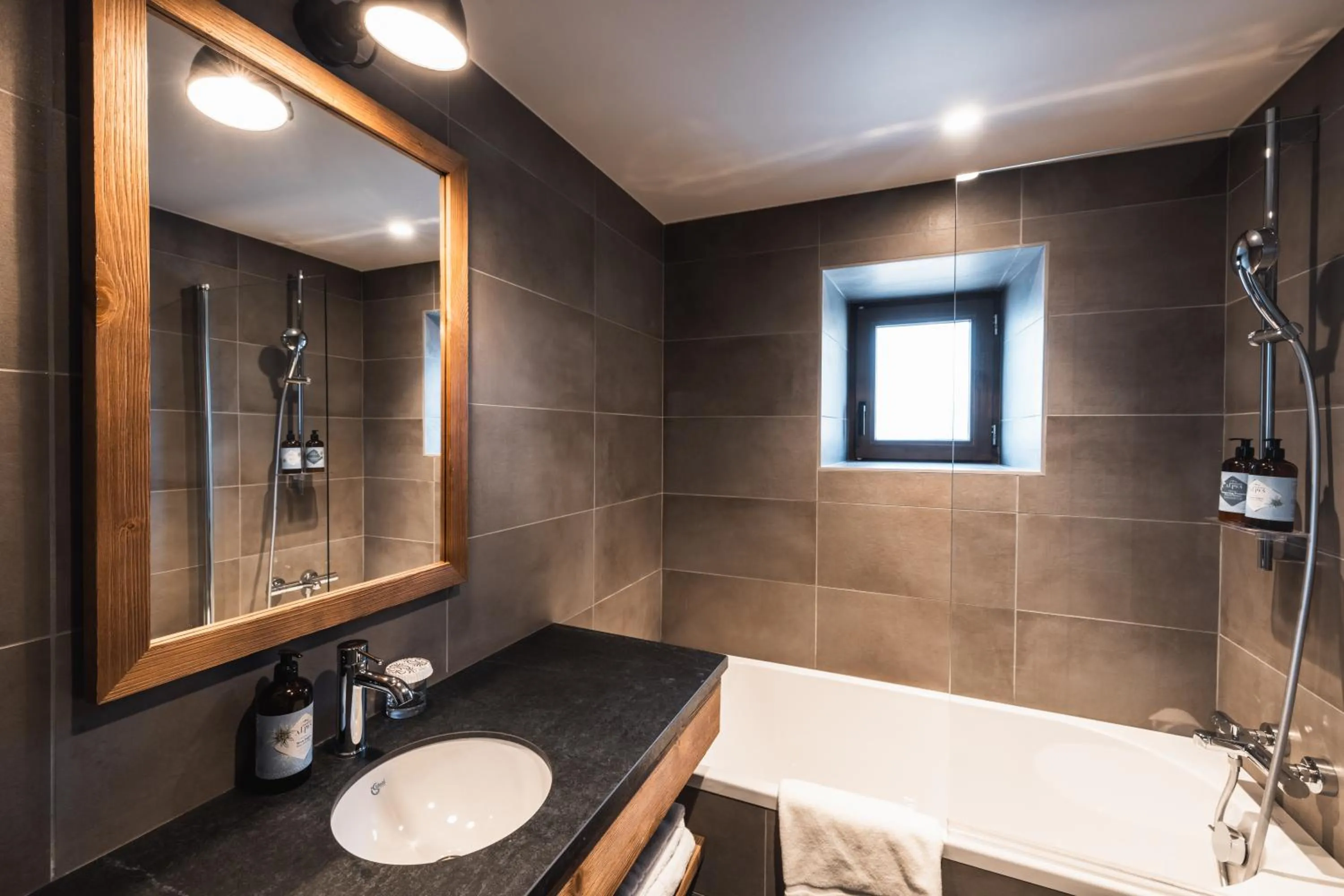 Bathroom in Hôtel de la Roche