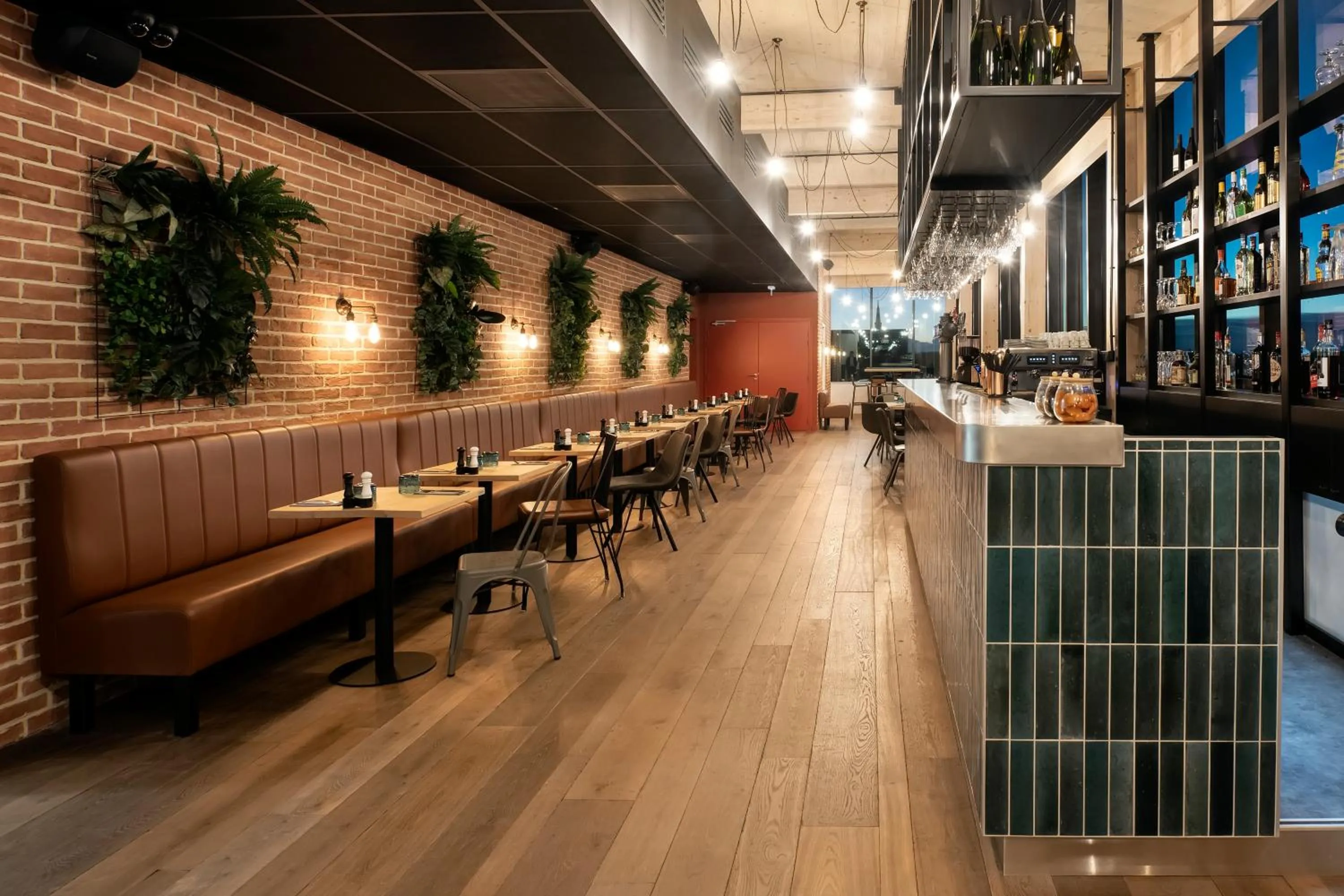 Restaurant/places to eat in Quai Central