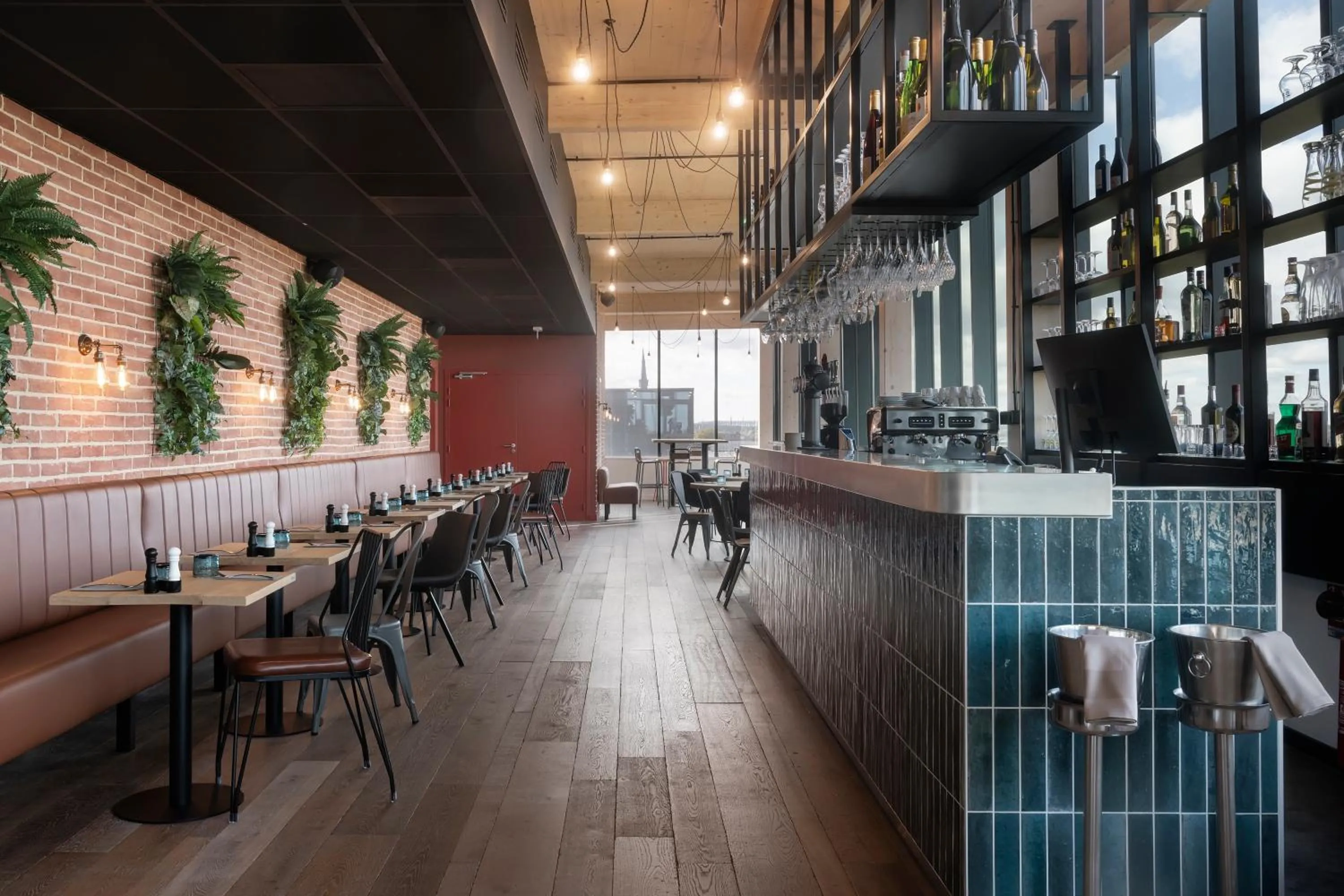 Restaurant/places to eat in Quai Central