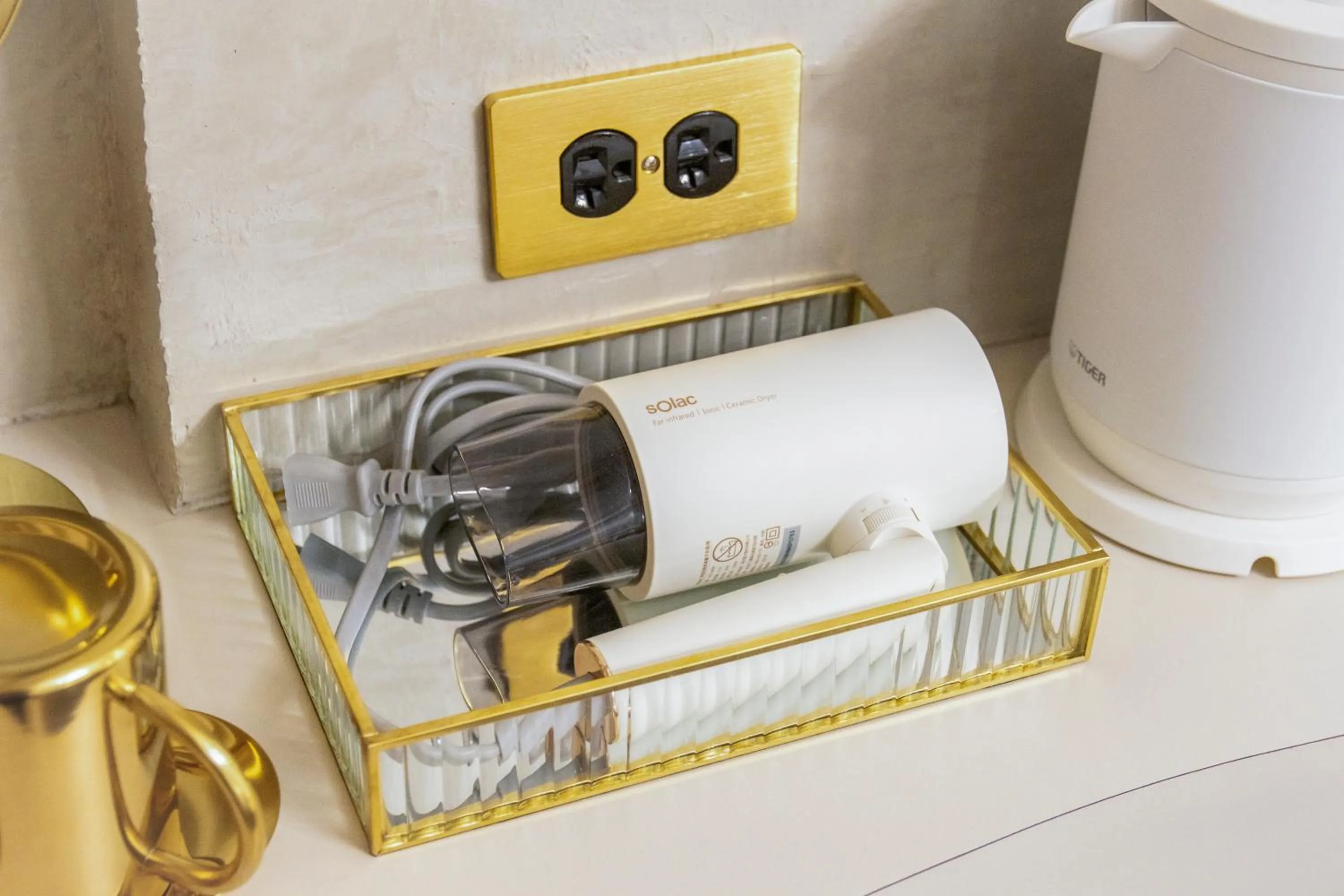 hair dryier in ART BnB