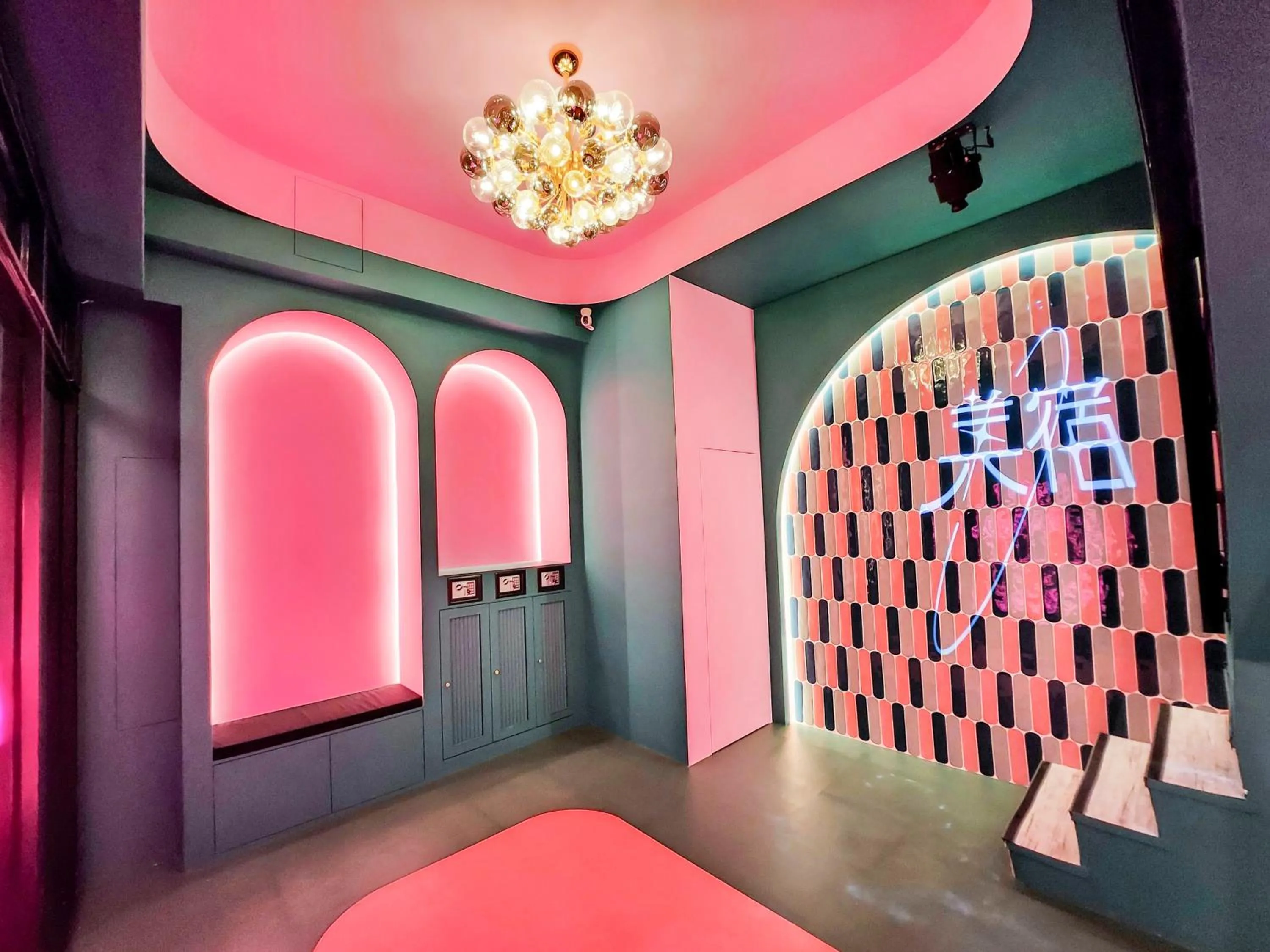 Property building, Bed in ART BnB