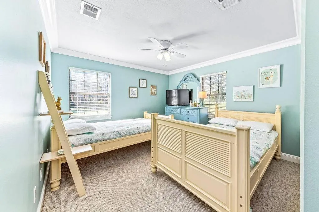 Bed in Foley Palms & OWA Resort / Pool