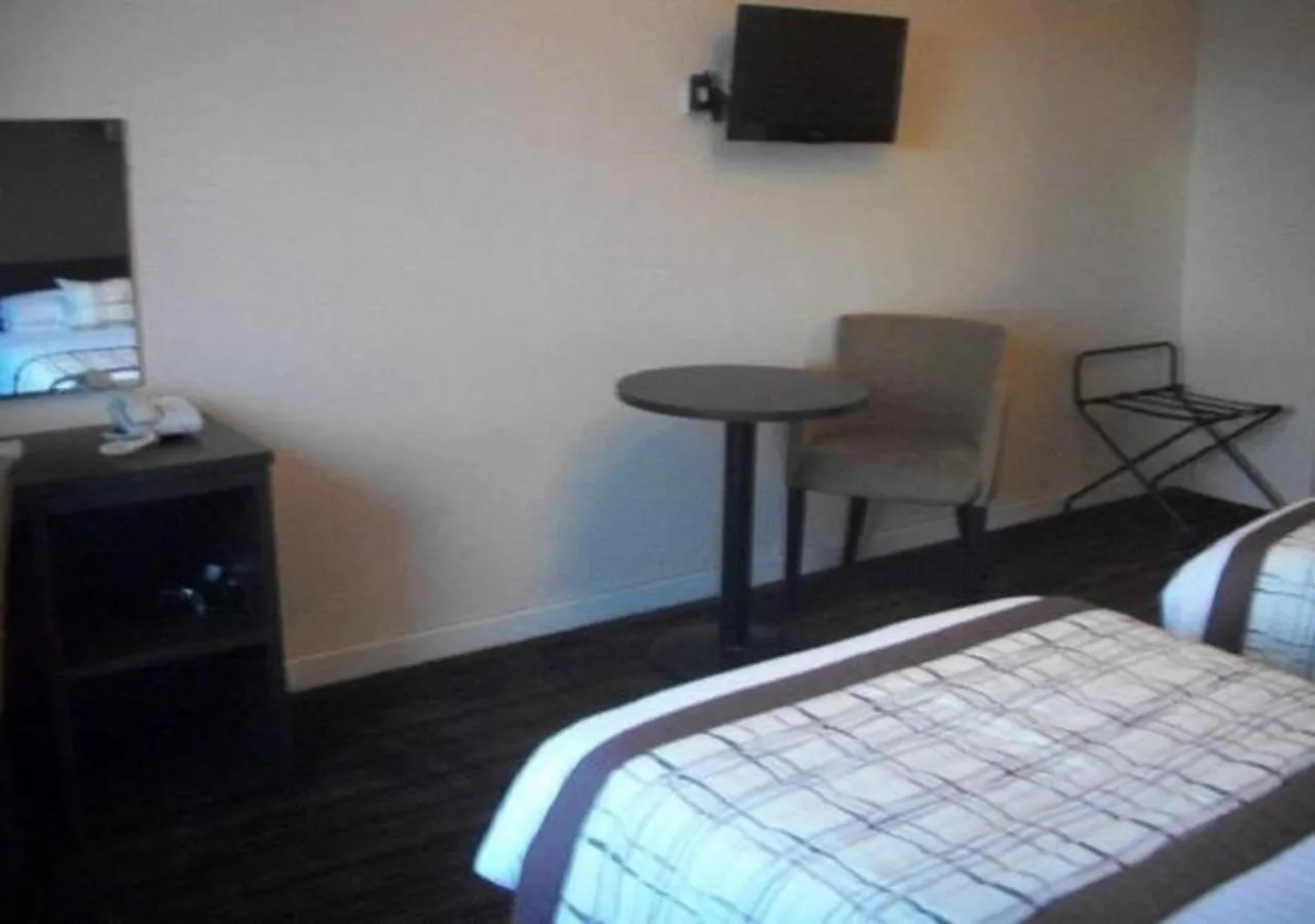 Photo of the whole room, Bed in Dunollie Hotel ‘A Bespoke Hotel’