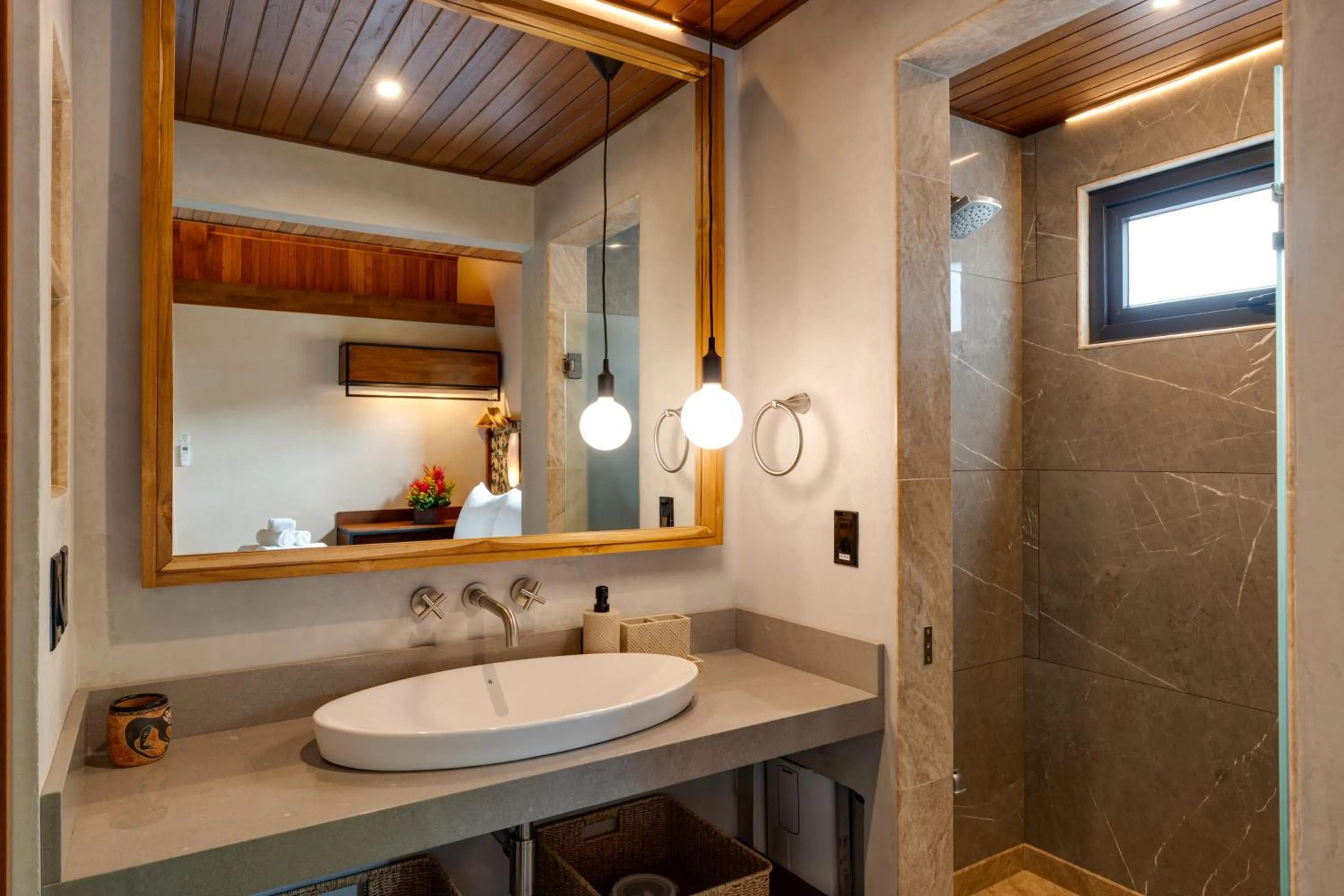 Shower in Suwa Villa Arenal