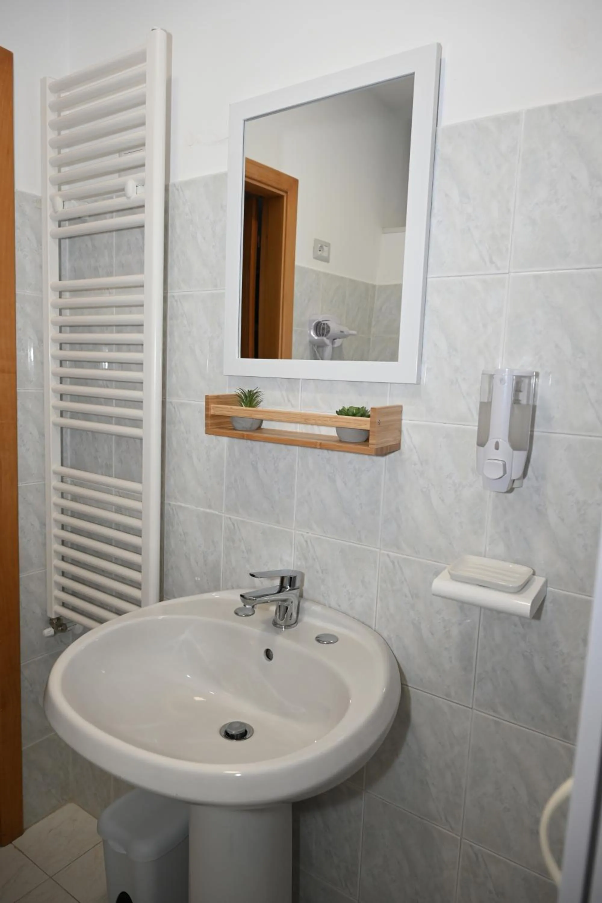 Bathroom in Karlin's house Anzi - albergo diffuso