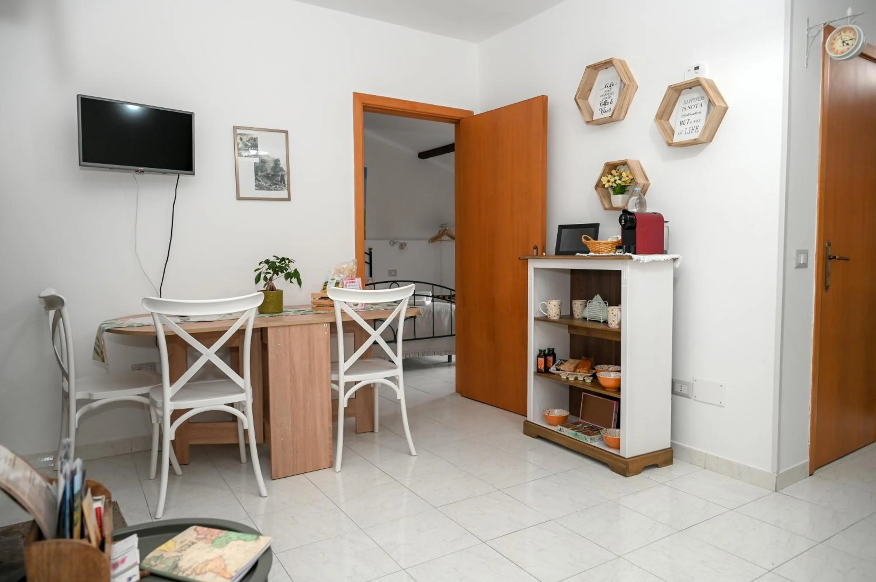 TV and multimedia in Karlin's house Anzi - albergo diffuso