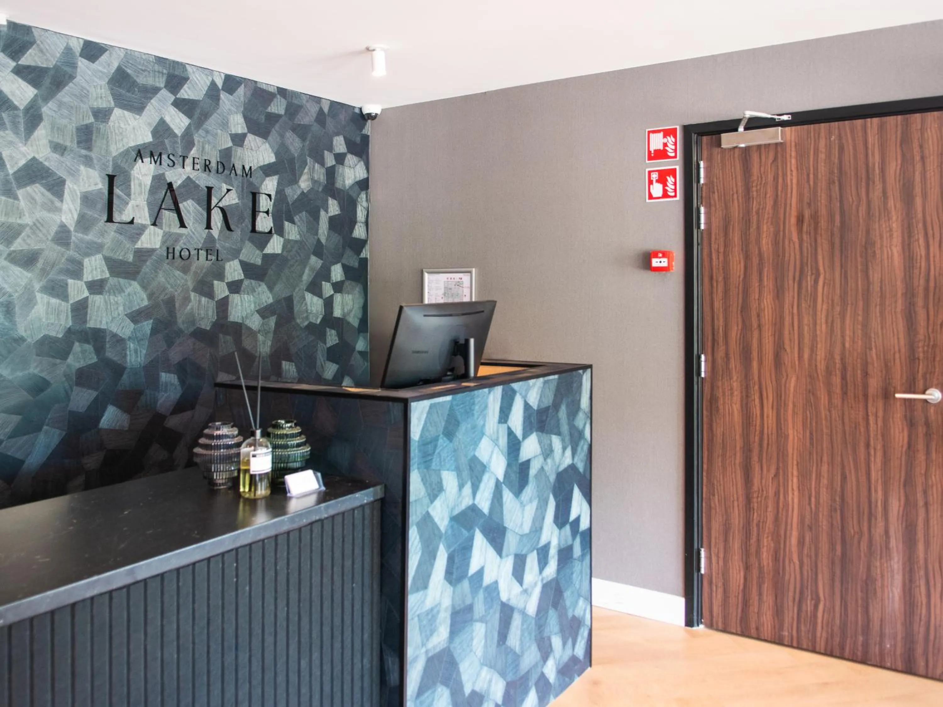 Lobby or reception in Amsterdam Lake Hotel