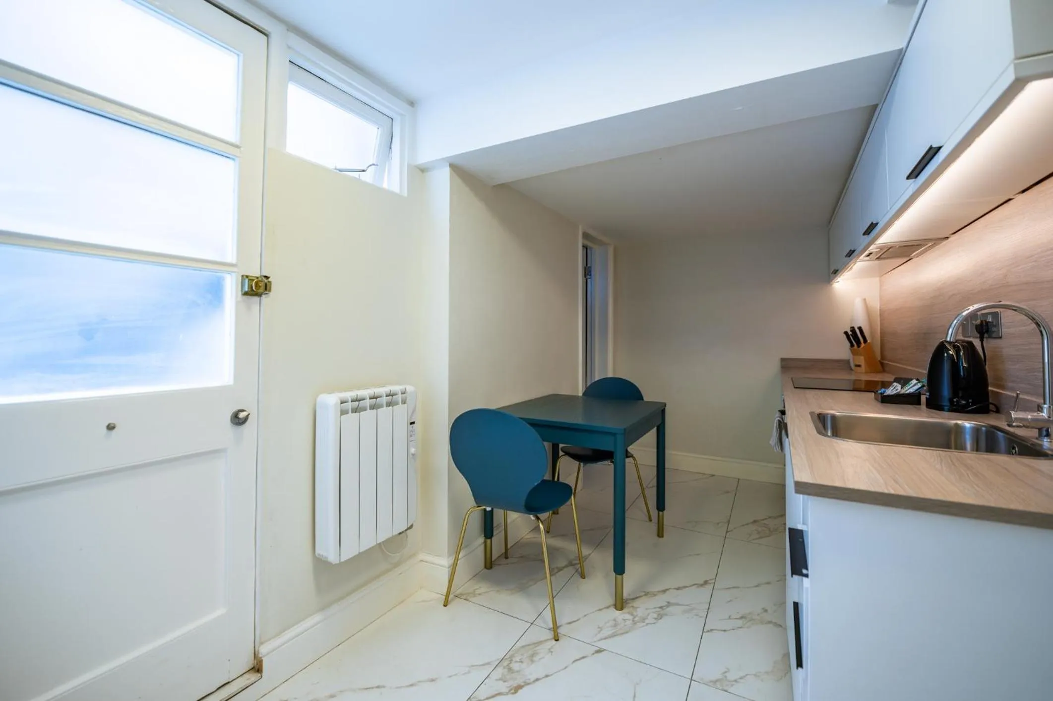 Kitchen or kitchenette in Paddington by CAPITAL