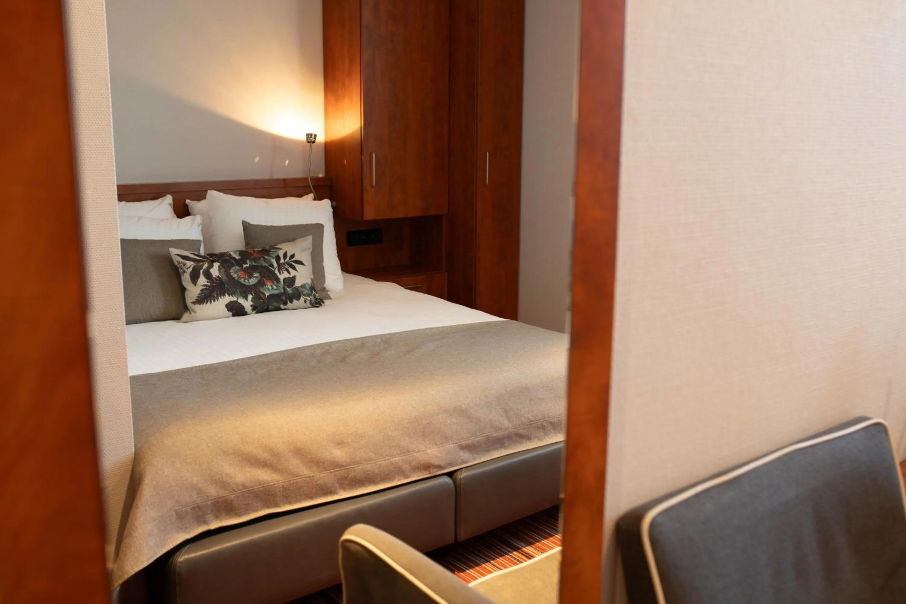 Bedroom, Bed in Hotel Restaurant De Zwaan